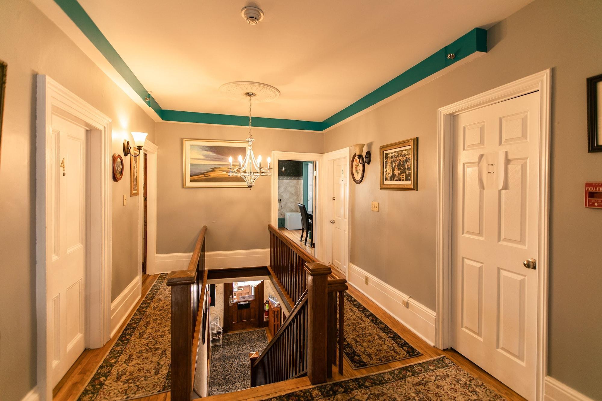 Vista Lobby Prince Street Suites