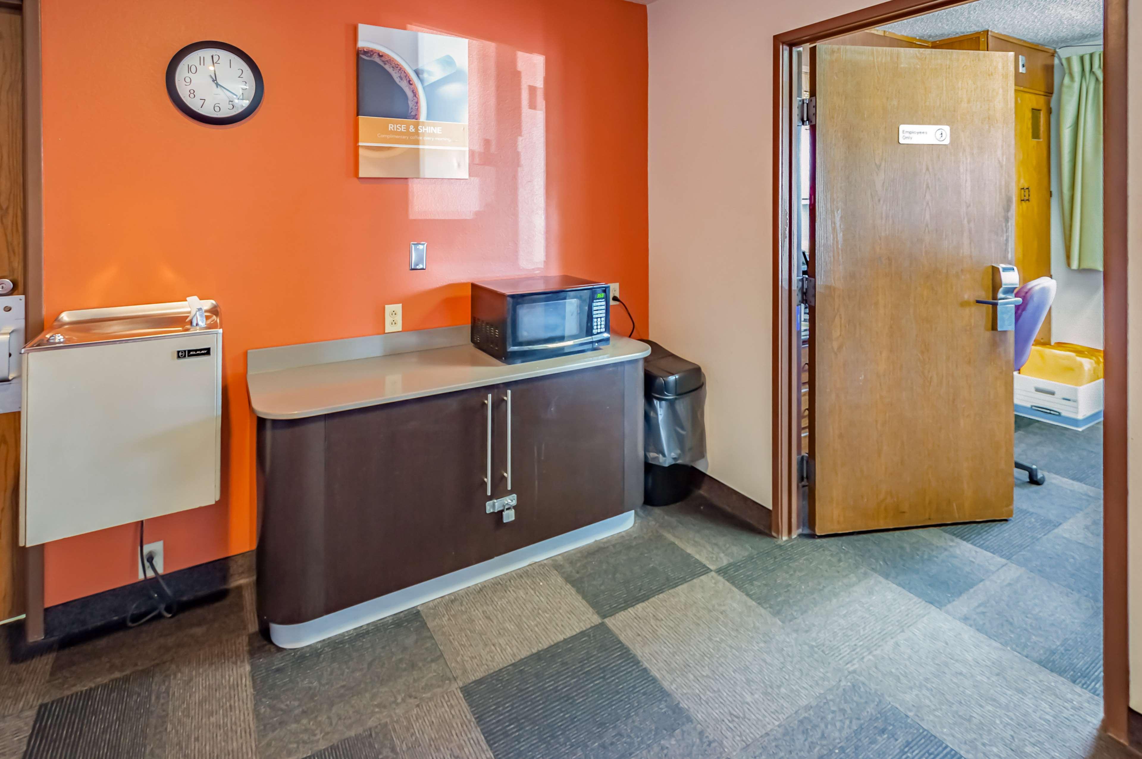 Restaurant Motel 6 Drums Pa