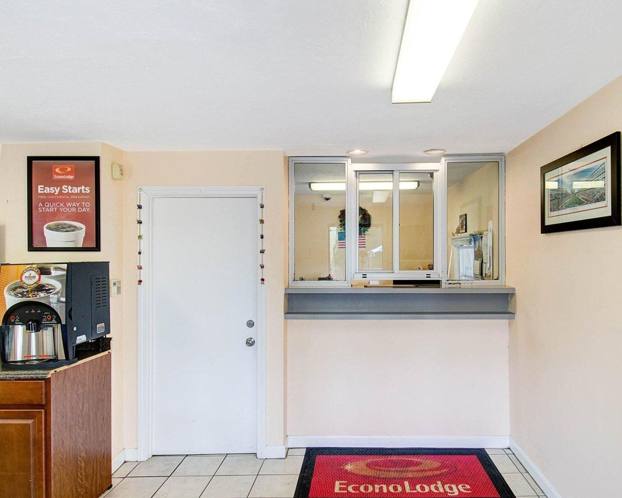 Vista Lobby Econo Lodge Sharon