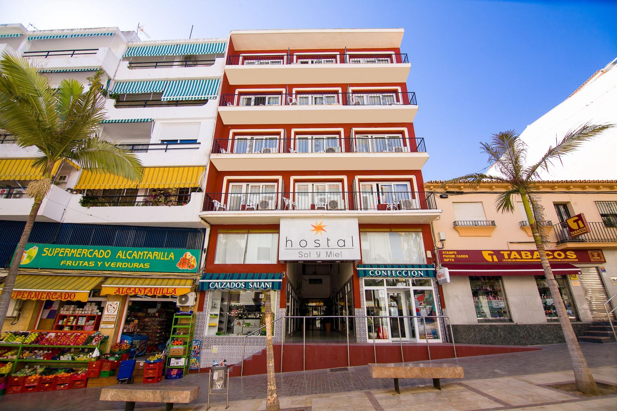 Varios Sol y Miel Hostal