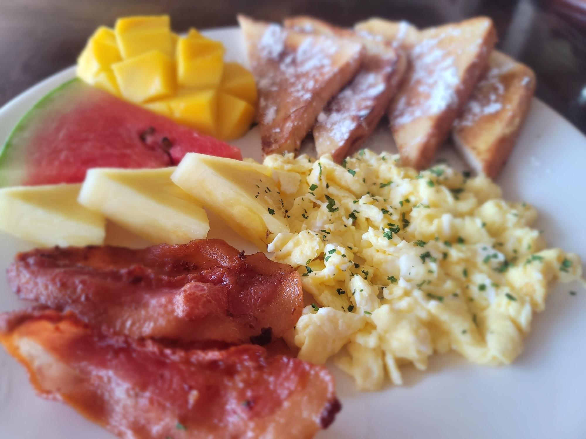 Restaurant SEMPRE PREMIER INN MACTAN AIRPORT HOTEL