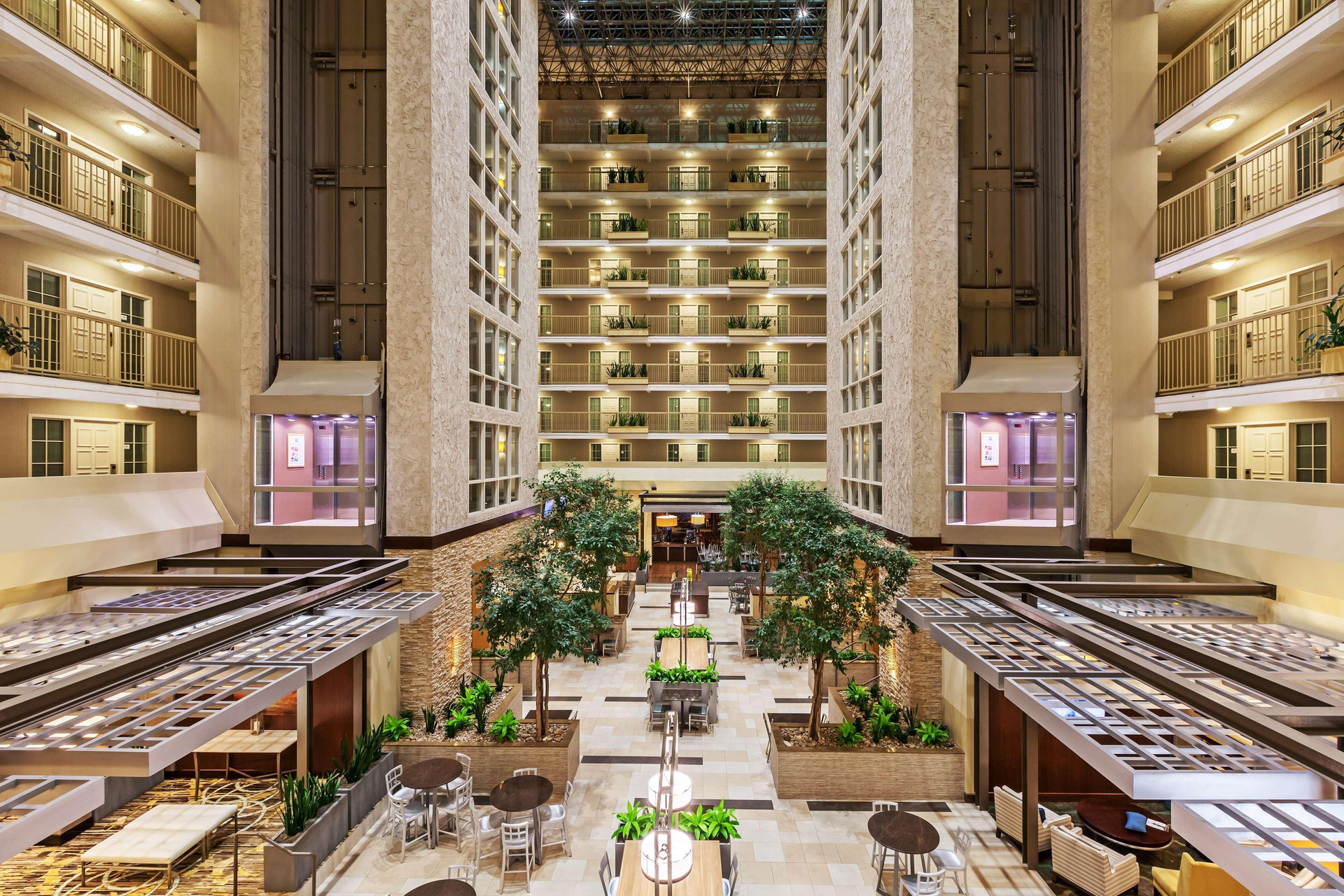 Vista Lobby Embassy Suites by Hilton Dallas Market Center
