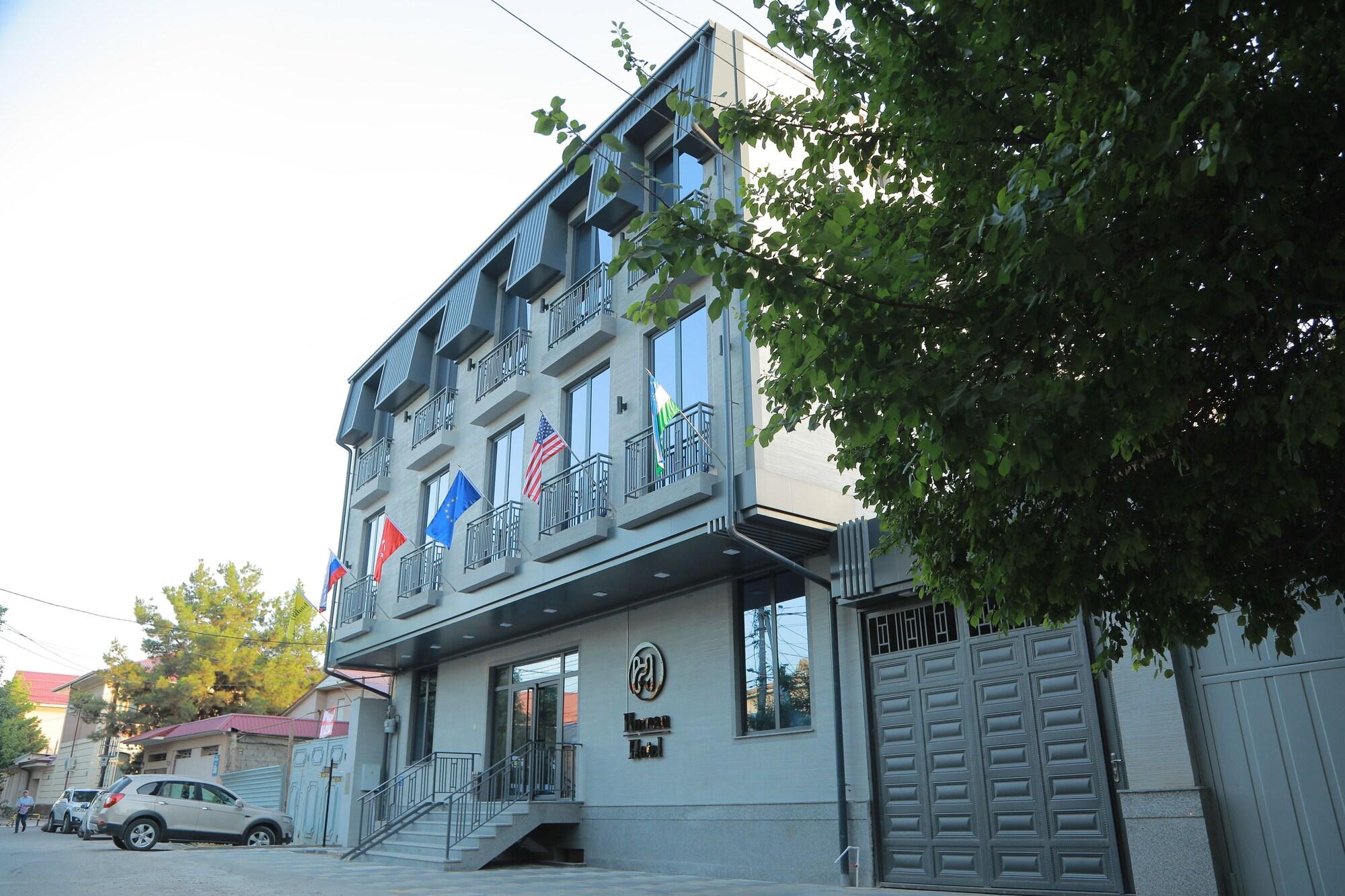 Varios Human Hotel