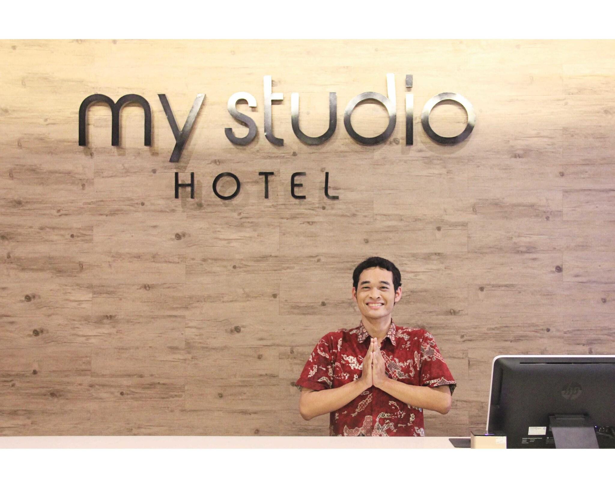 Vista Lobby My Studio Hotels Kualanamu Airport Medan