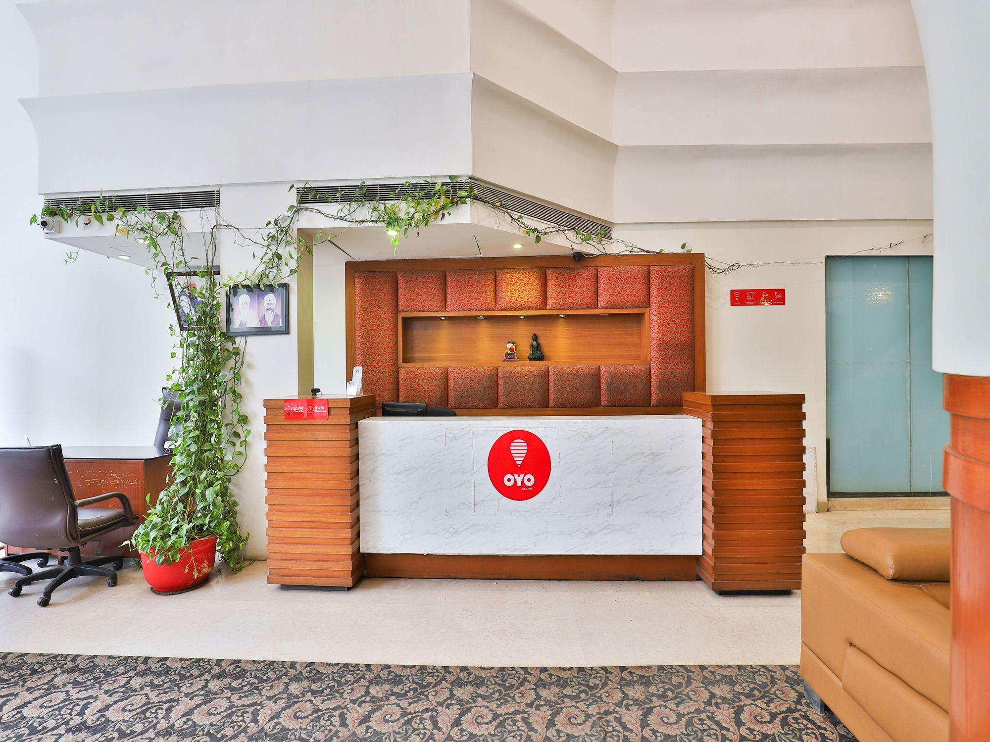 Vista Lobby OYO 1123 Hotel Rock Regency