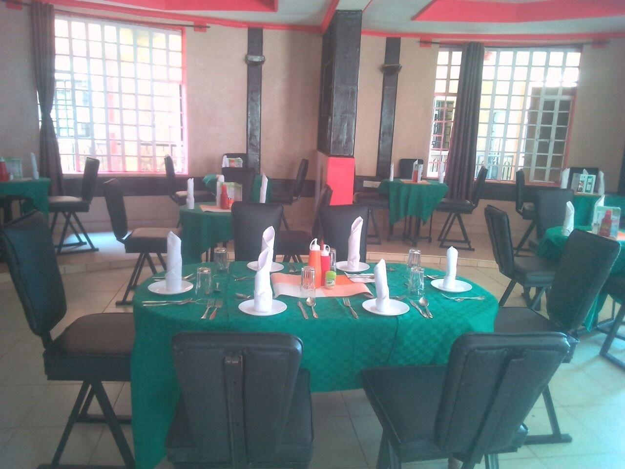 Restaurant Kibar Mos Hotel and Lodges