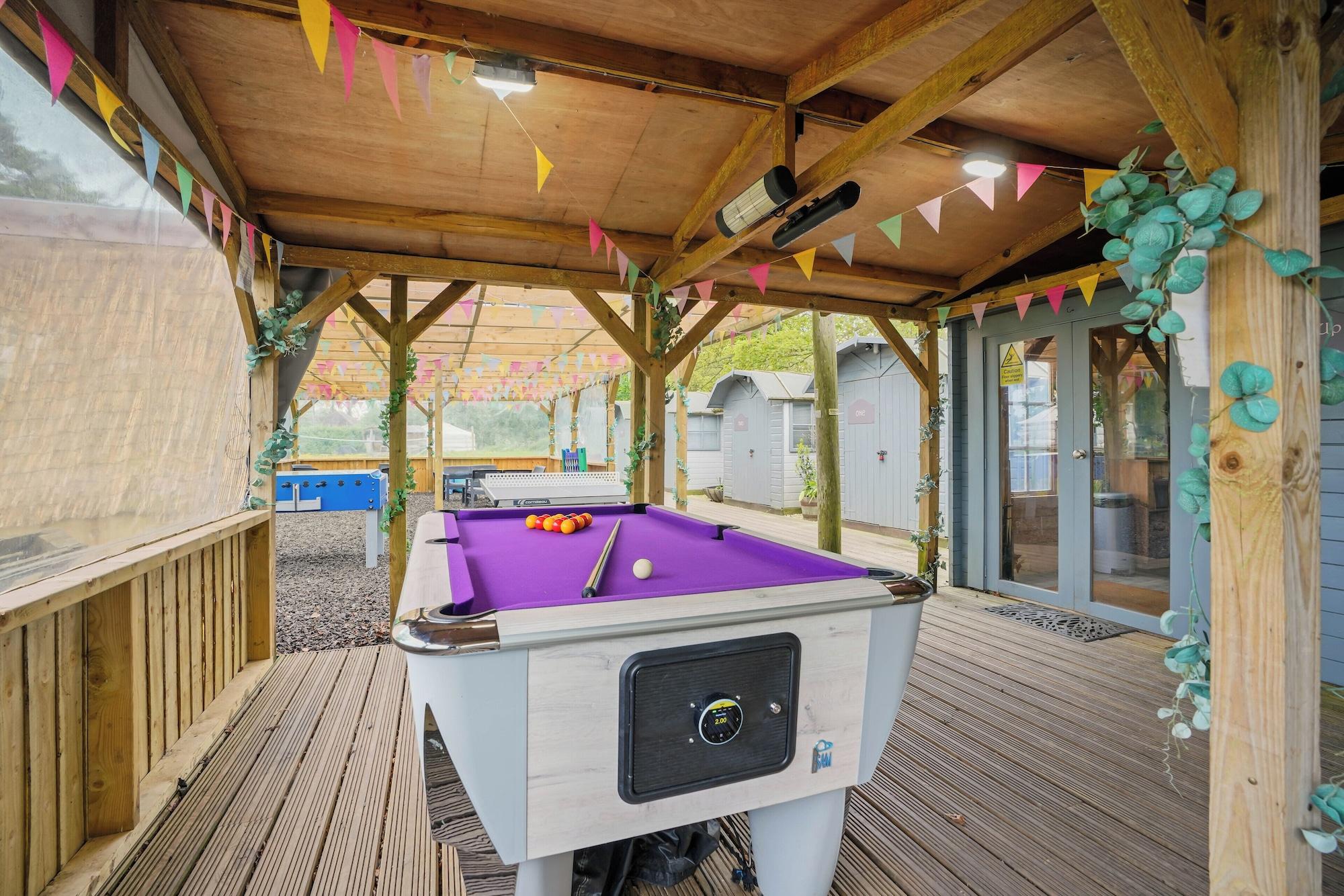 Vista Exterior Glamp and Tipple
