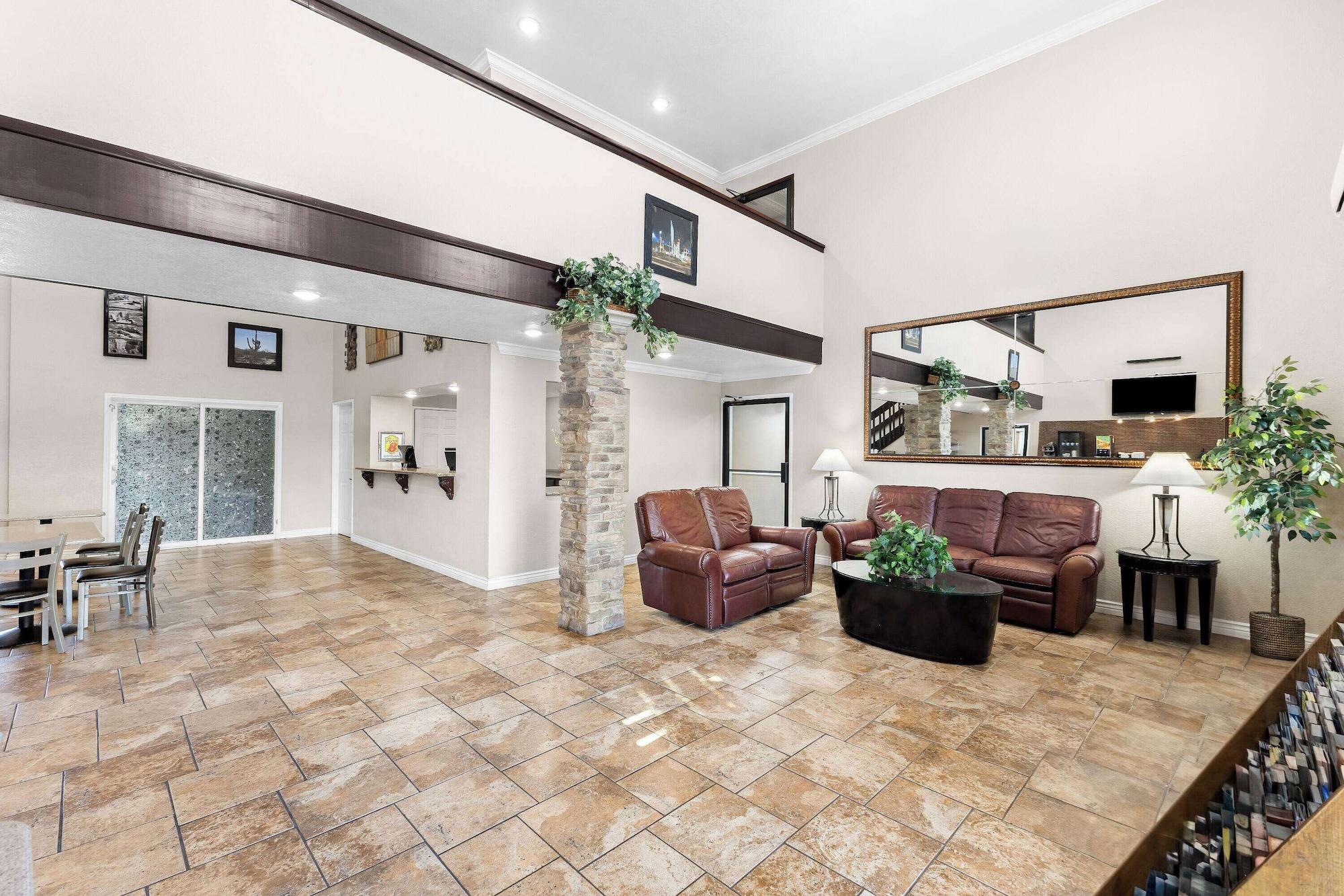 Vista Lobby Super 8 by Wyndham Goodyear/Phoenix Area