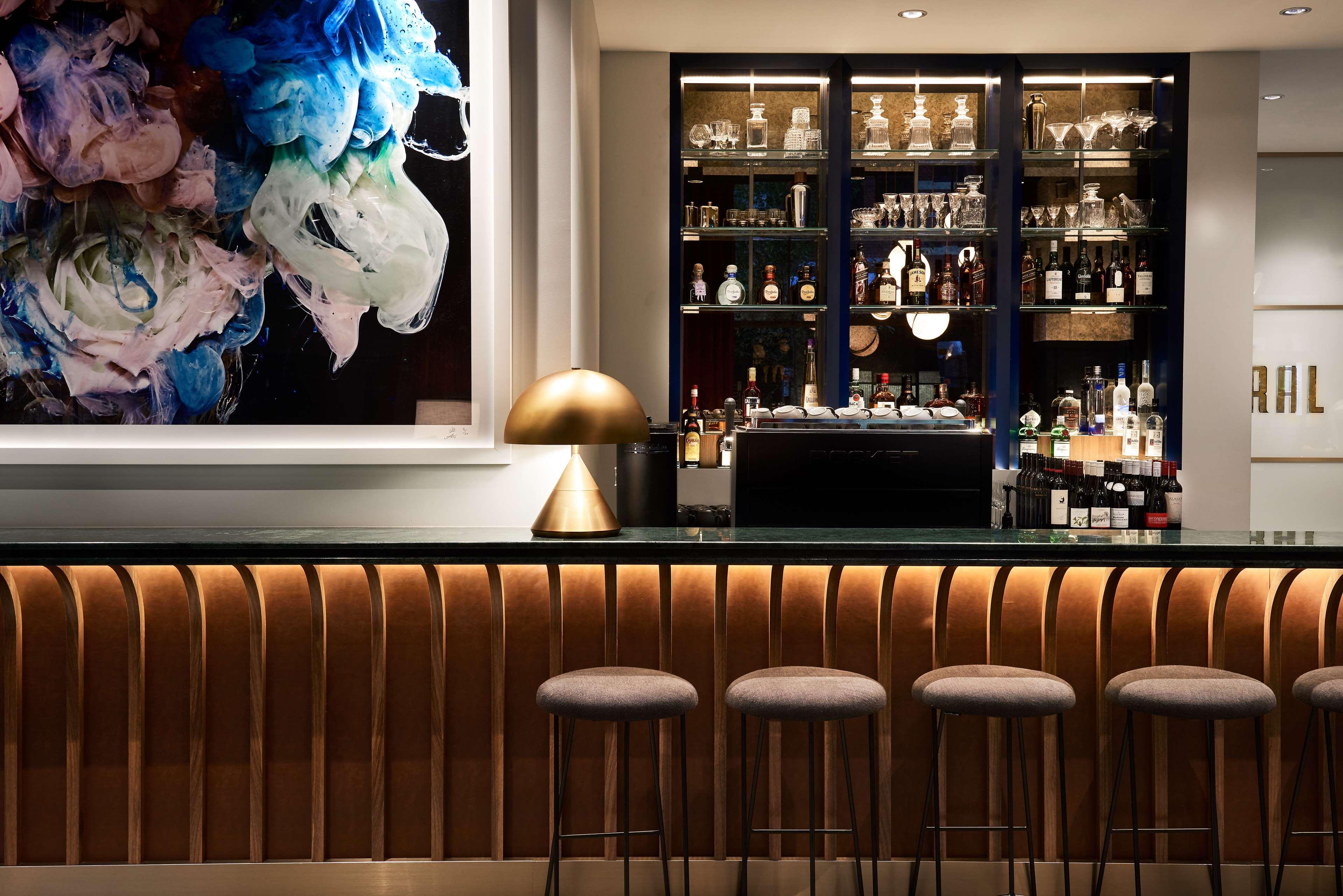 Bar/Salón Veriu Central