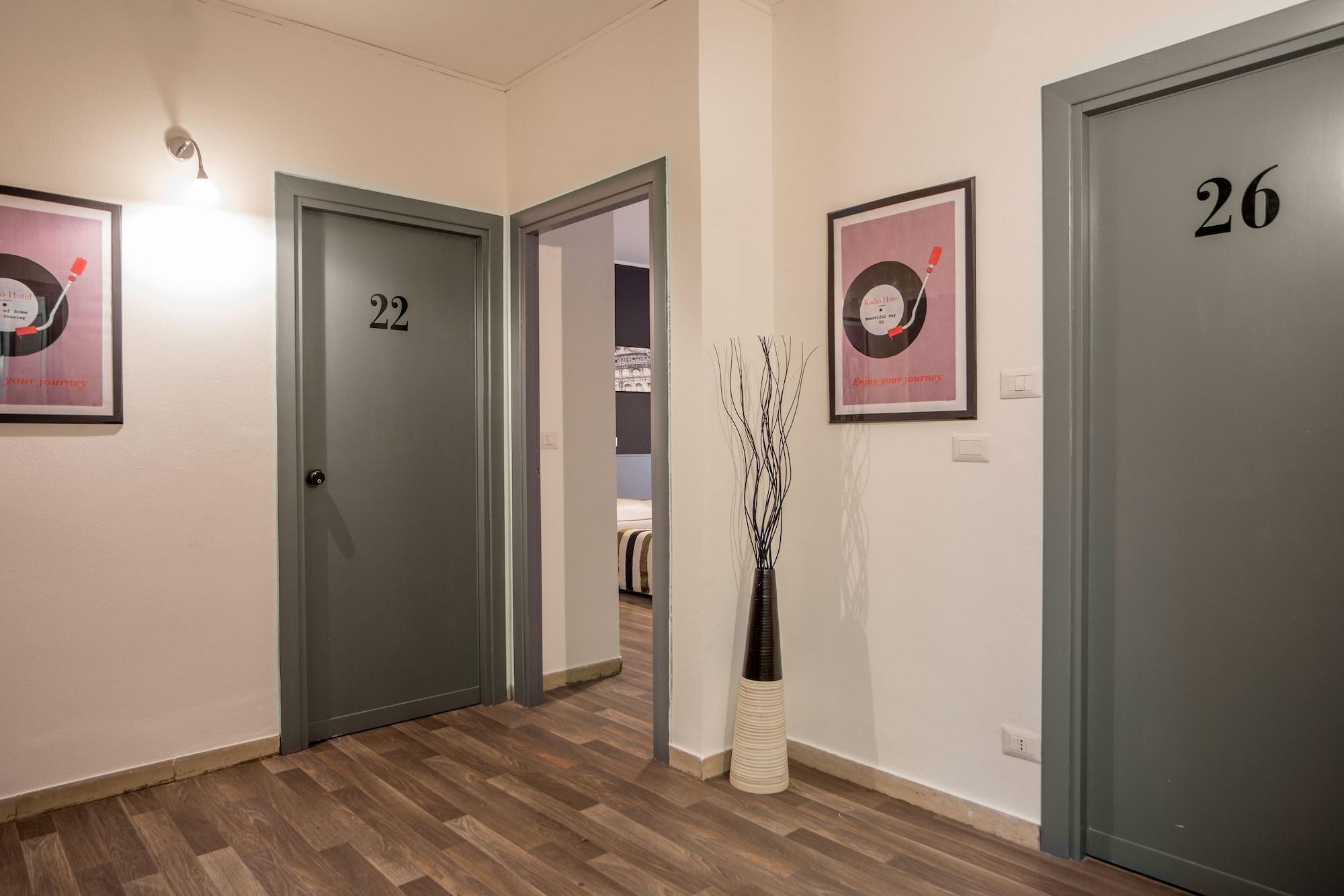 Varios Radio Hotel
