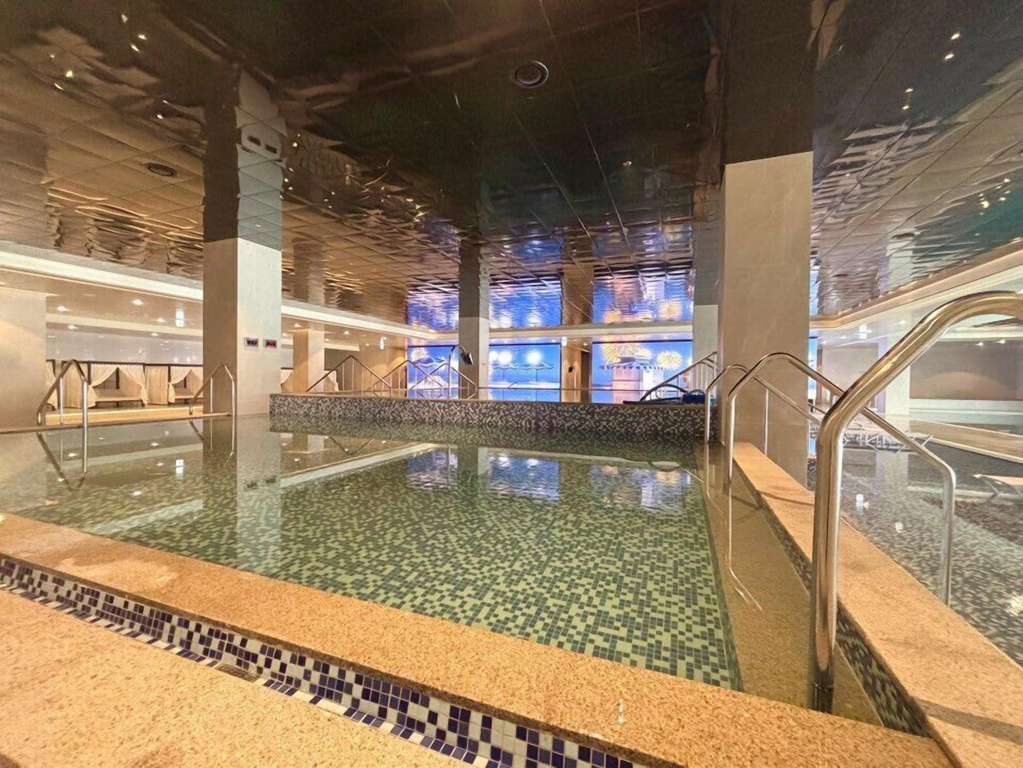 Vista Piscina ENFORD Hotel