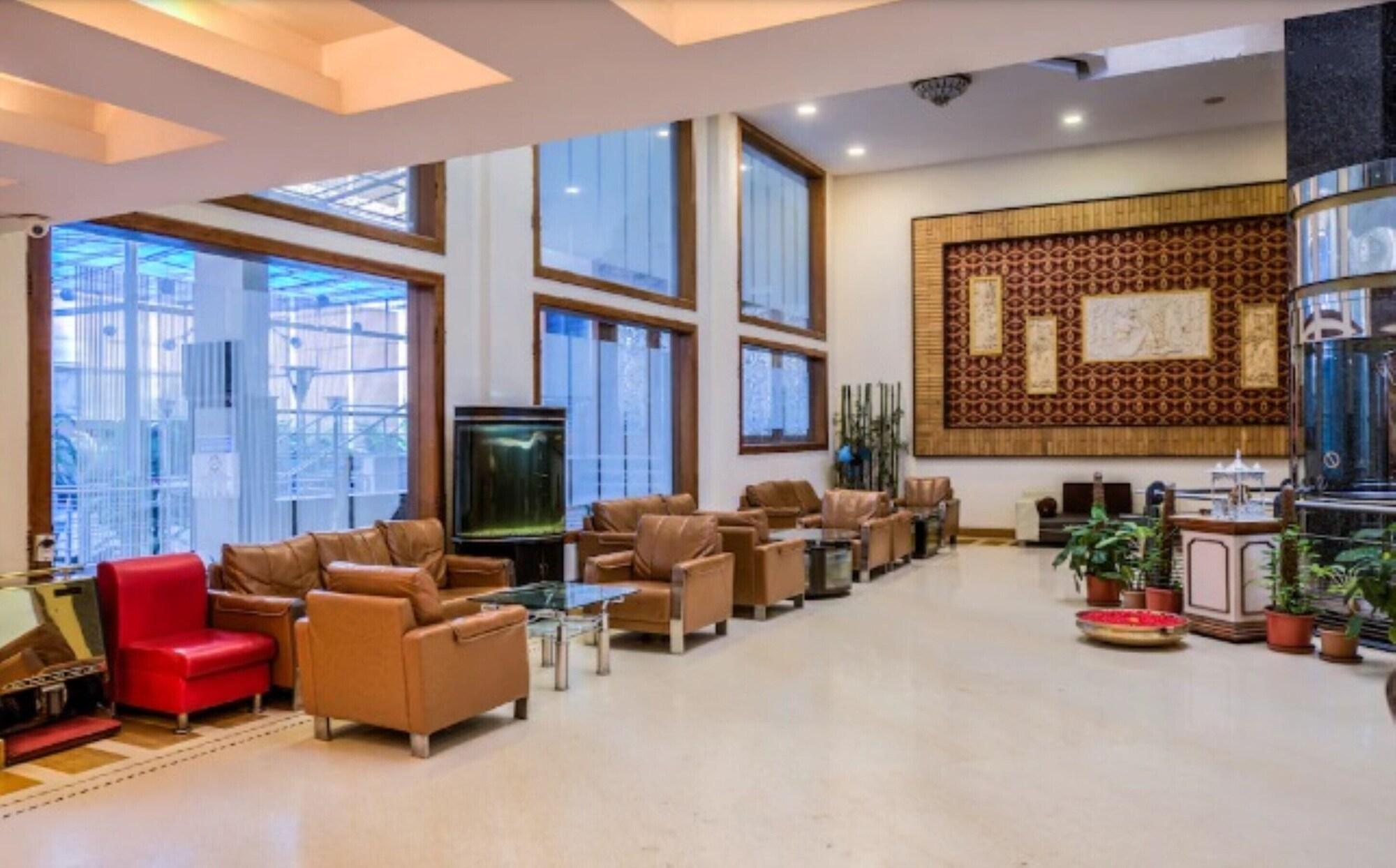 Vista Lobby Golden Metro Hotel