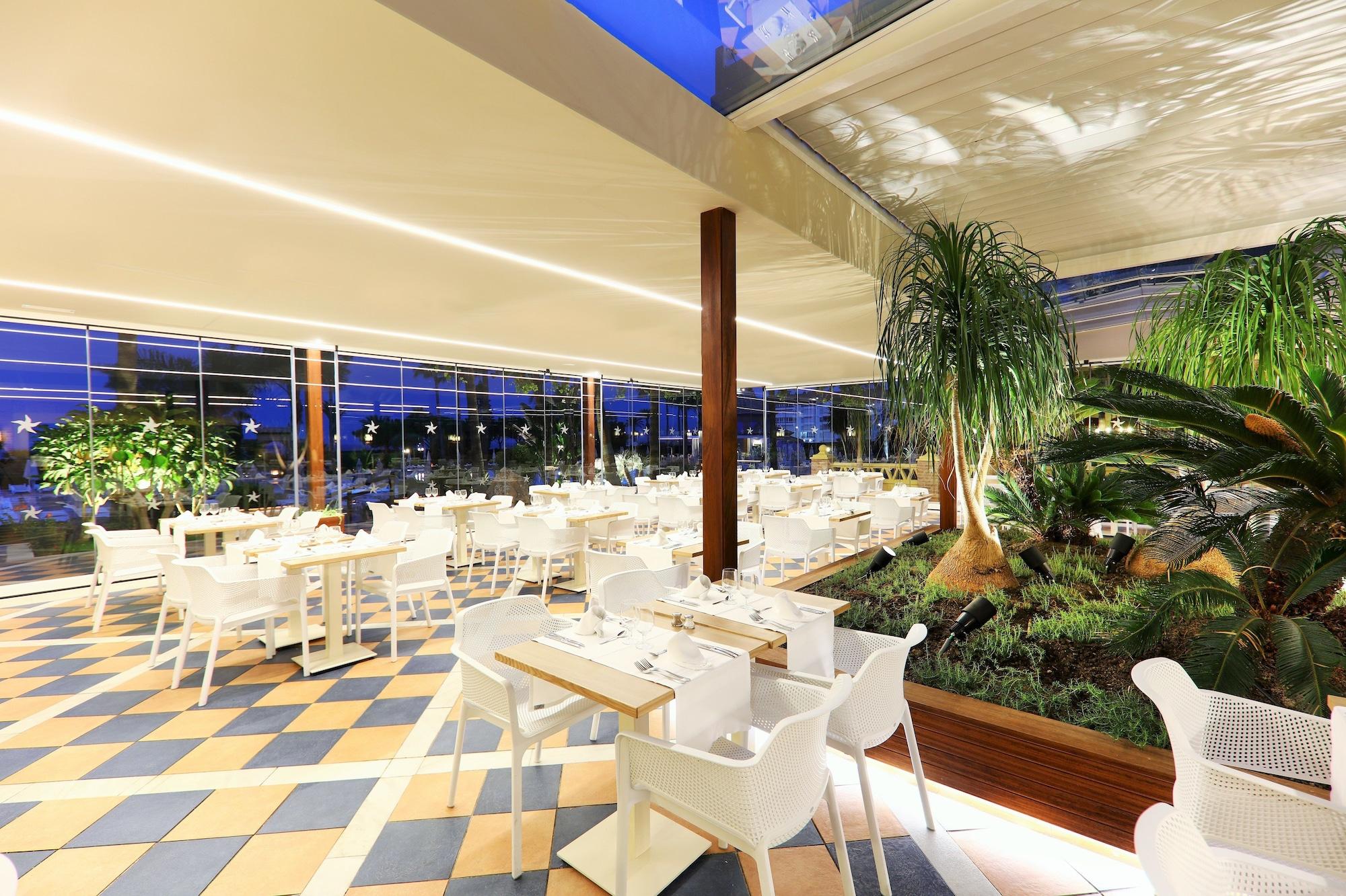 Restaurant Iberostar Waves Málaga Playa