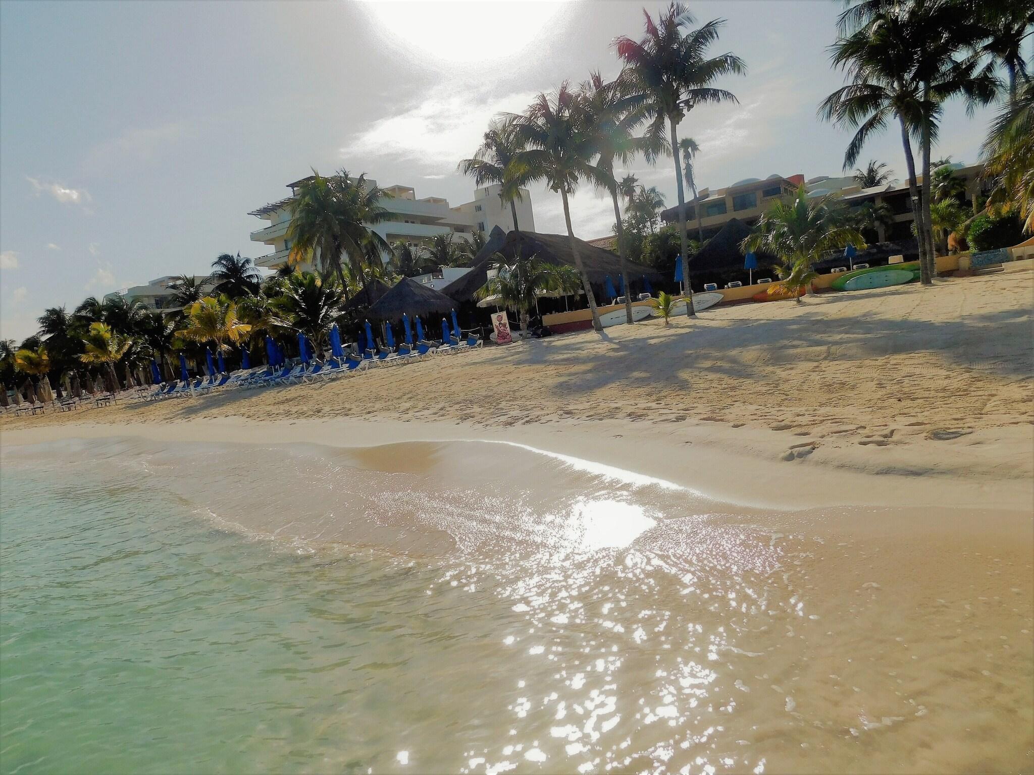Playa Nautibeach Condos