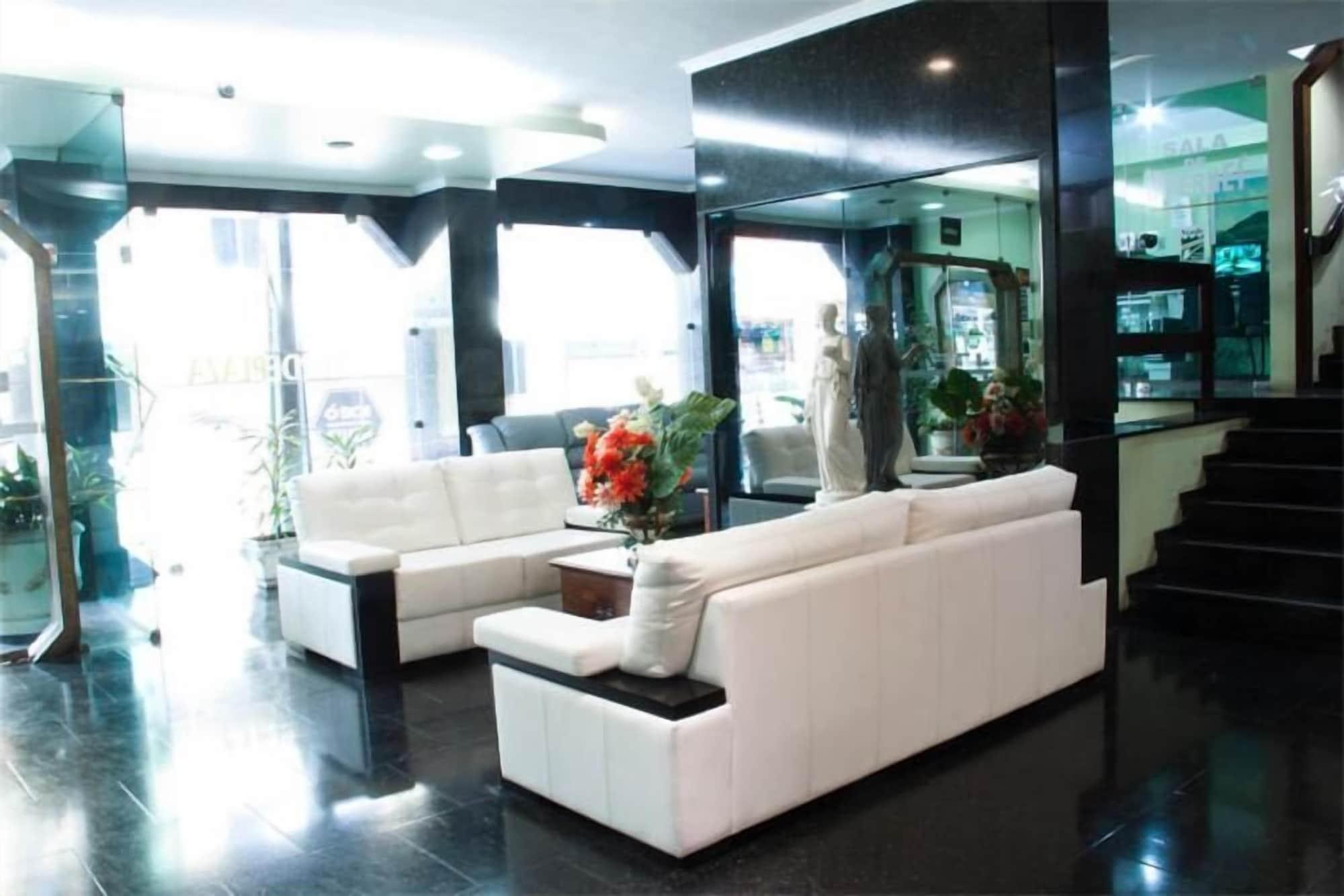 Vista Lobby Hotel Verde Plaza