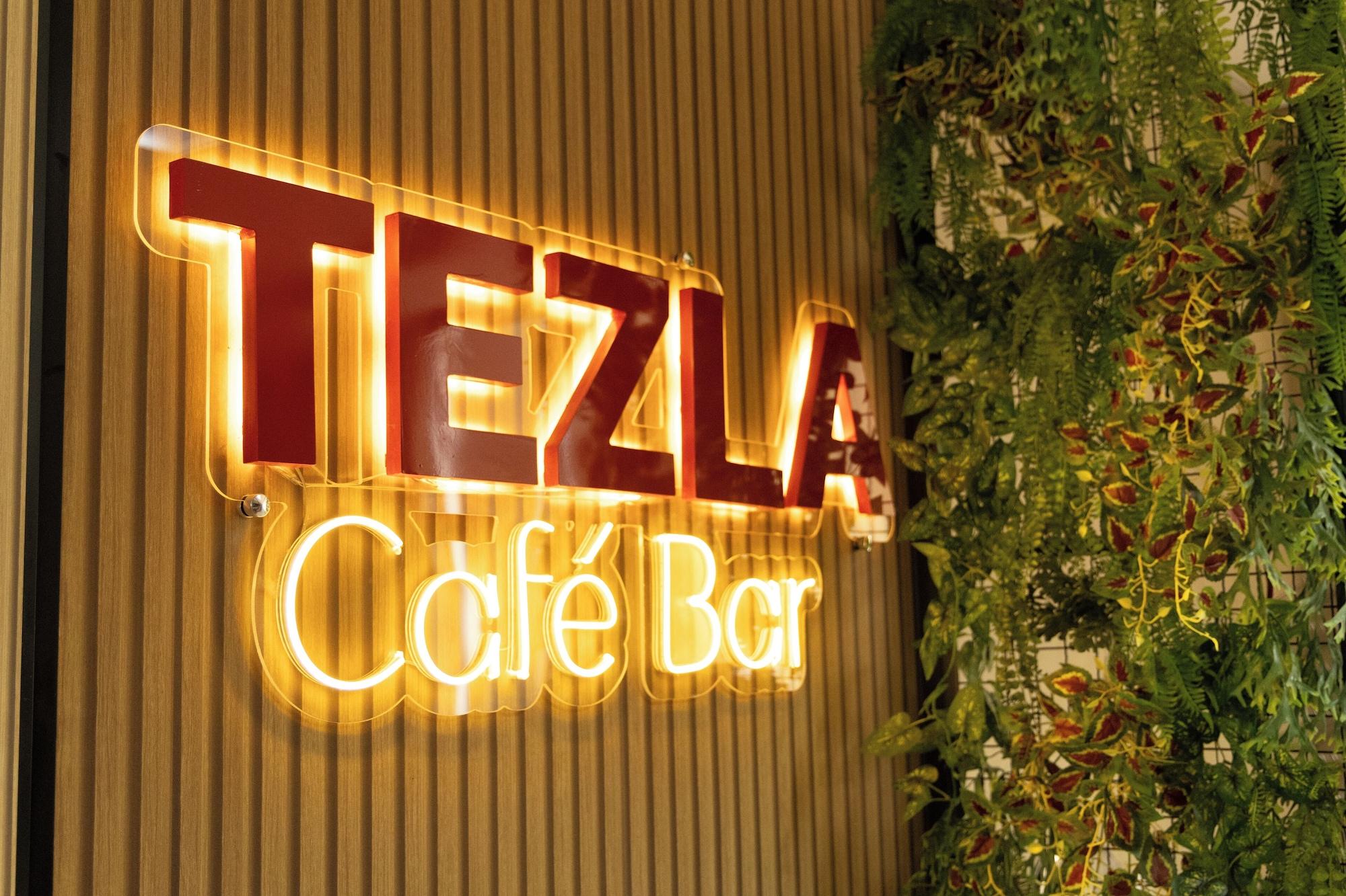 Bar/Salón Tezla Hotel