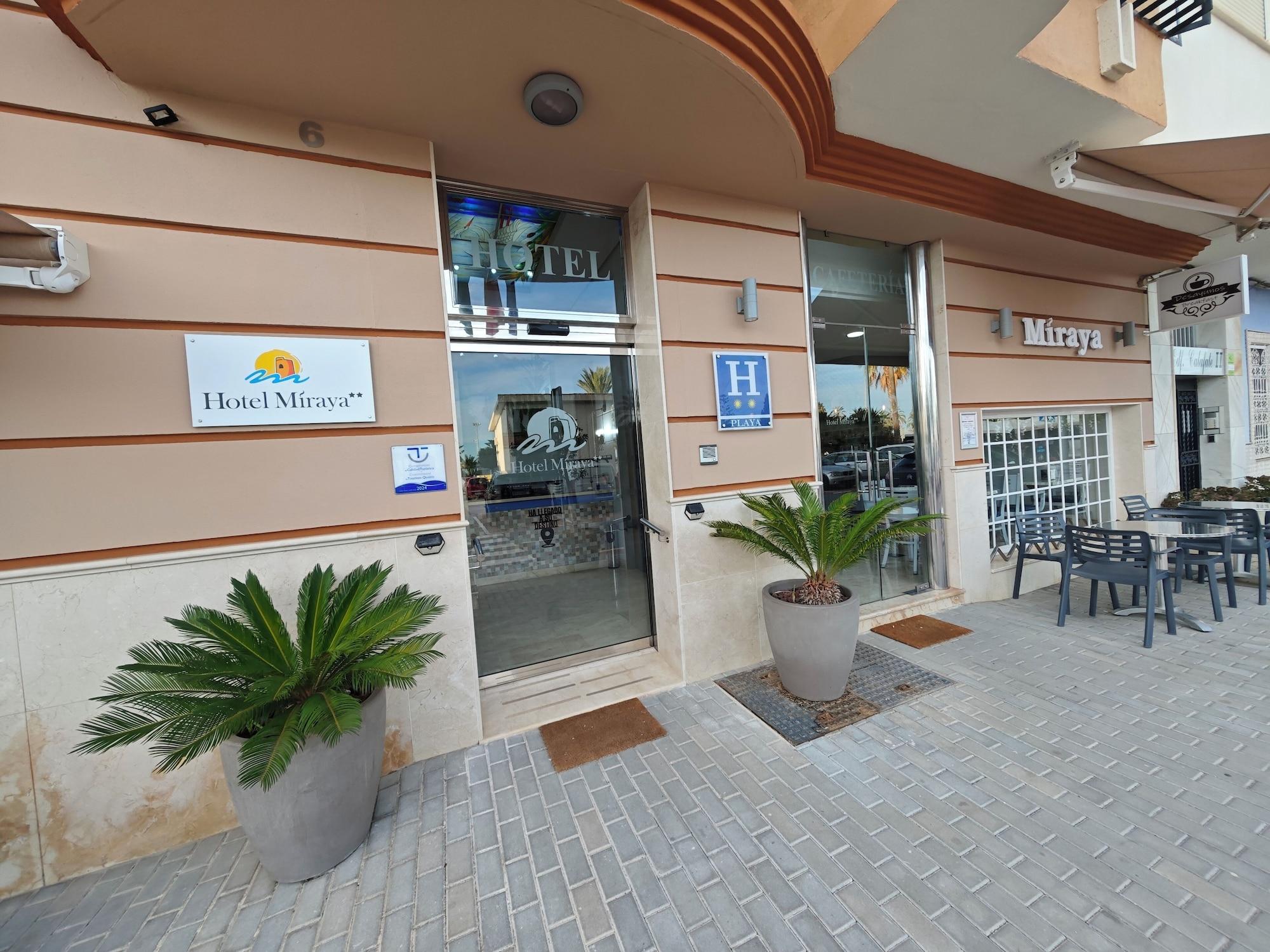 Vista Exterior Hotel Miraya