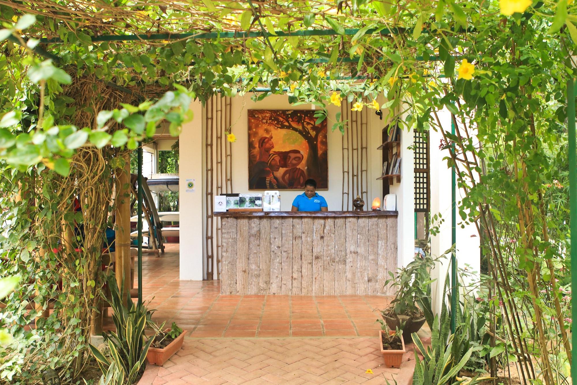 Vista Lobby Fox & The Firefly Cottages