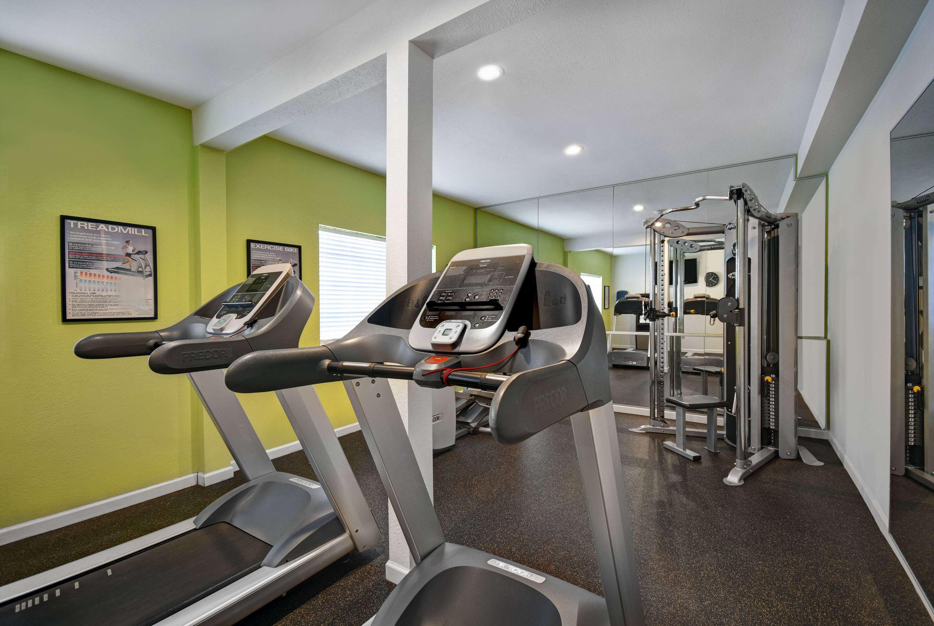 Gimnasio Baymont by Wyndham Houston/Westchase