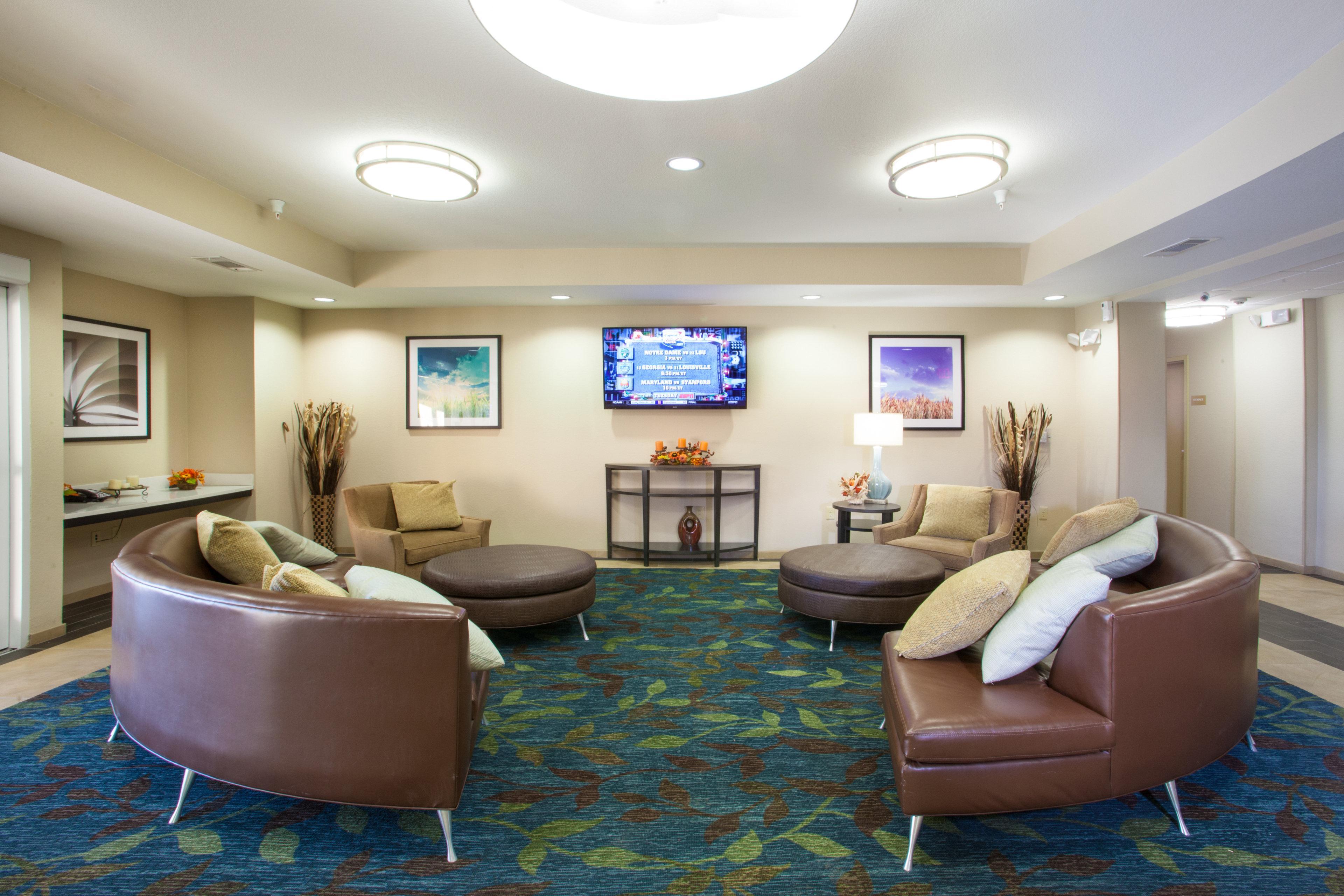 Vista Lobby Candlewood Suites New Braunfels