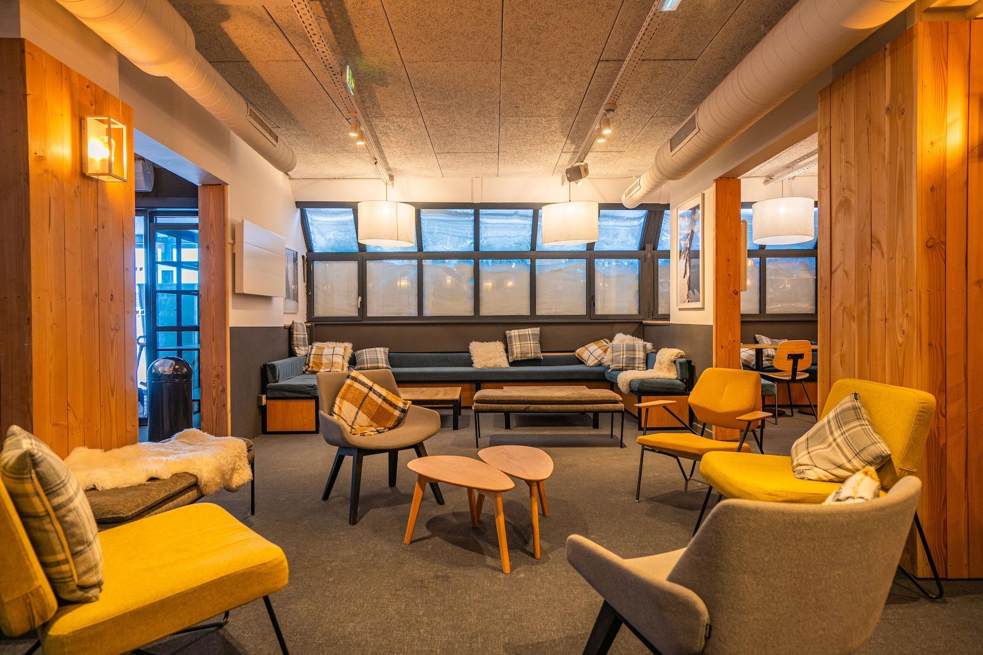 Varios Auberge de Piau