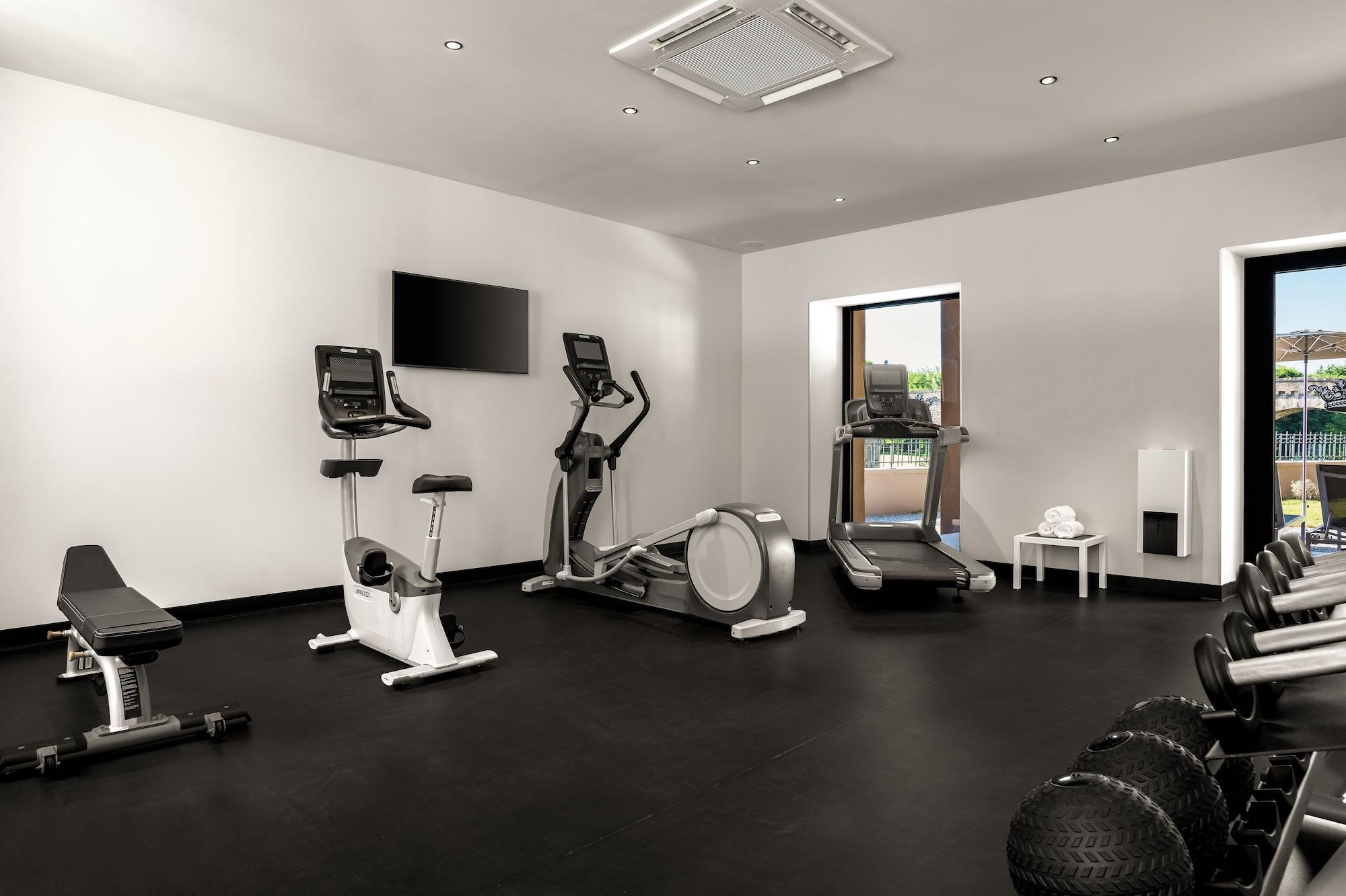 Gimnasio SOWELL COLLECTION Hôtel du Roi & SPA