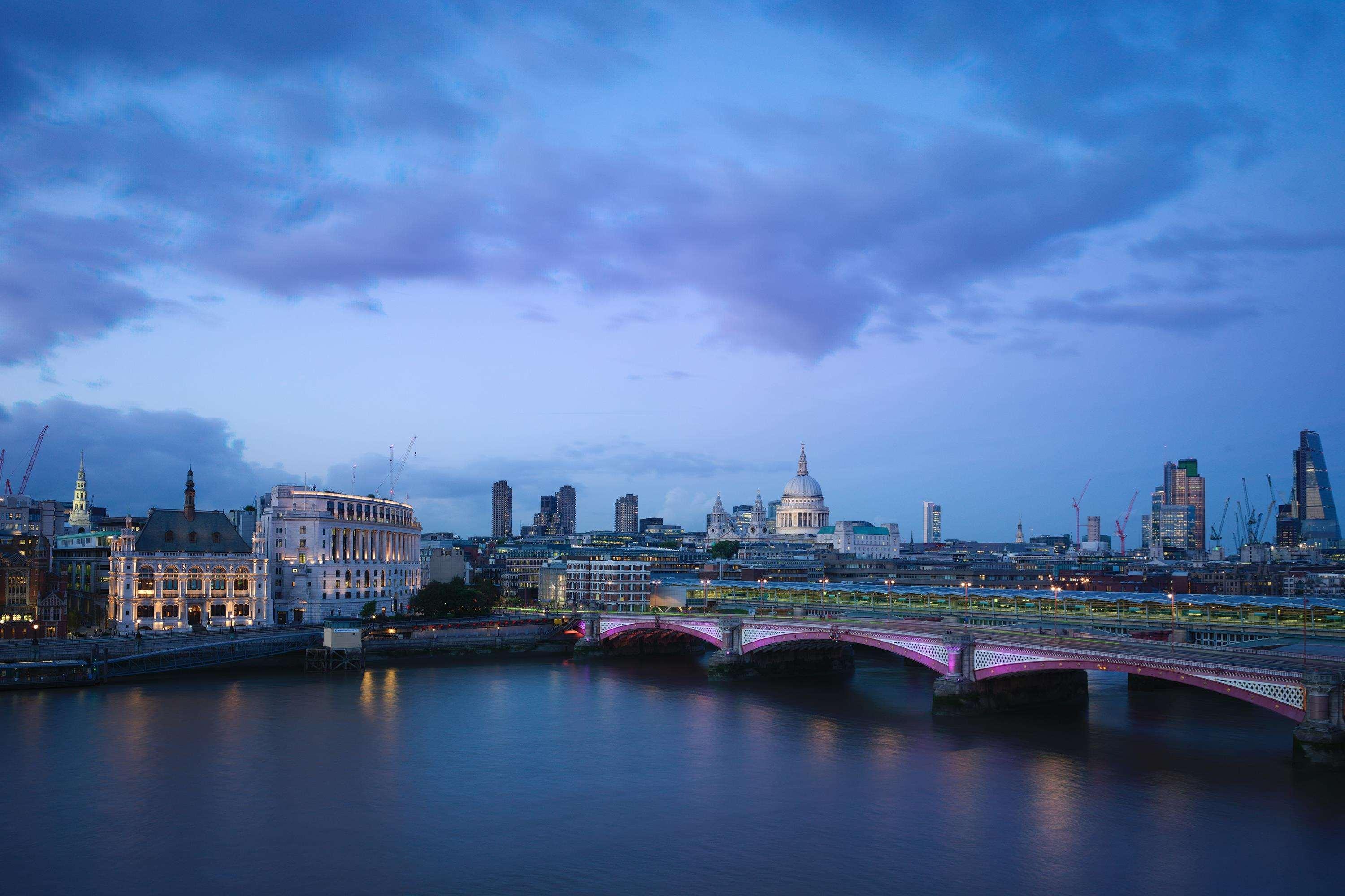 Vista Exterior Sea Containers London