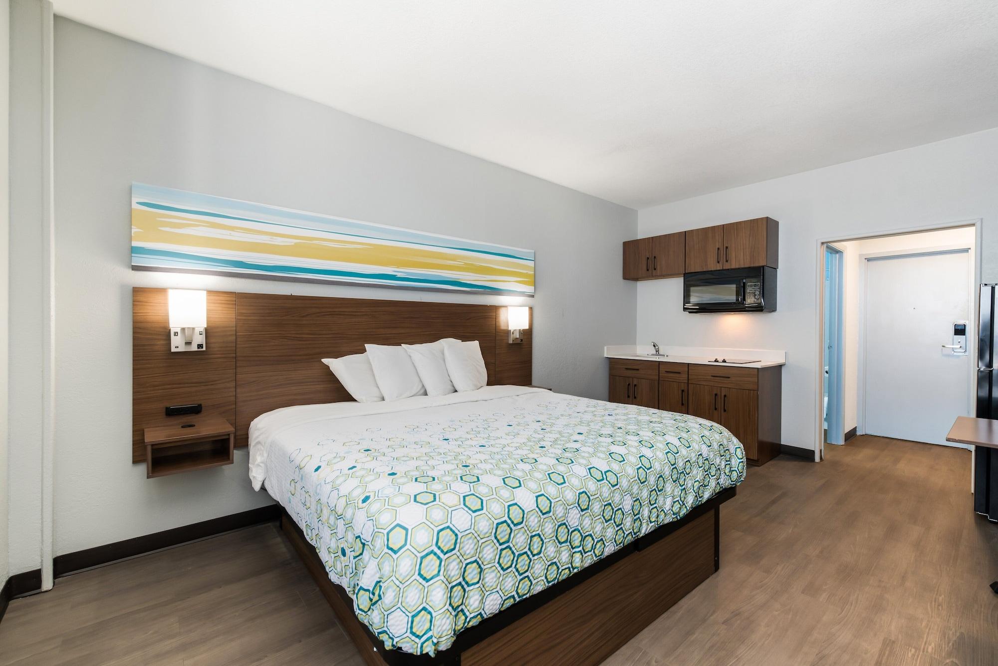 Varios HomeTowne Studios By Red Roof Newport News – Hampton West
