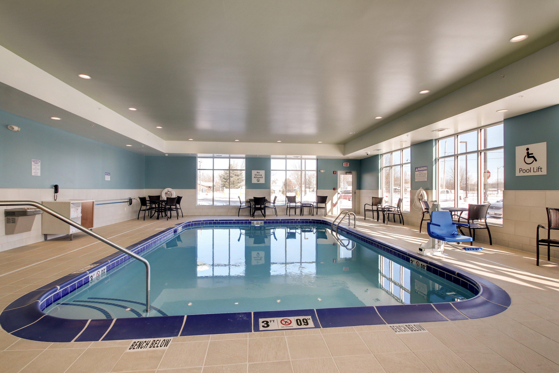 Vista Piscina Holiday Inn Express & Suites Galesburg by IHG