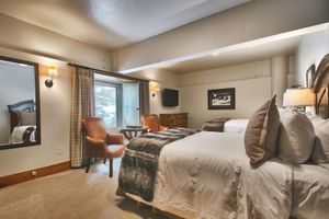 Alquiler Vacacional - Luxury Two Bedroom Suite with Hot Tub 2 Apartment Hotel by RedAwning