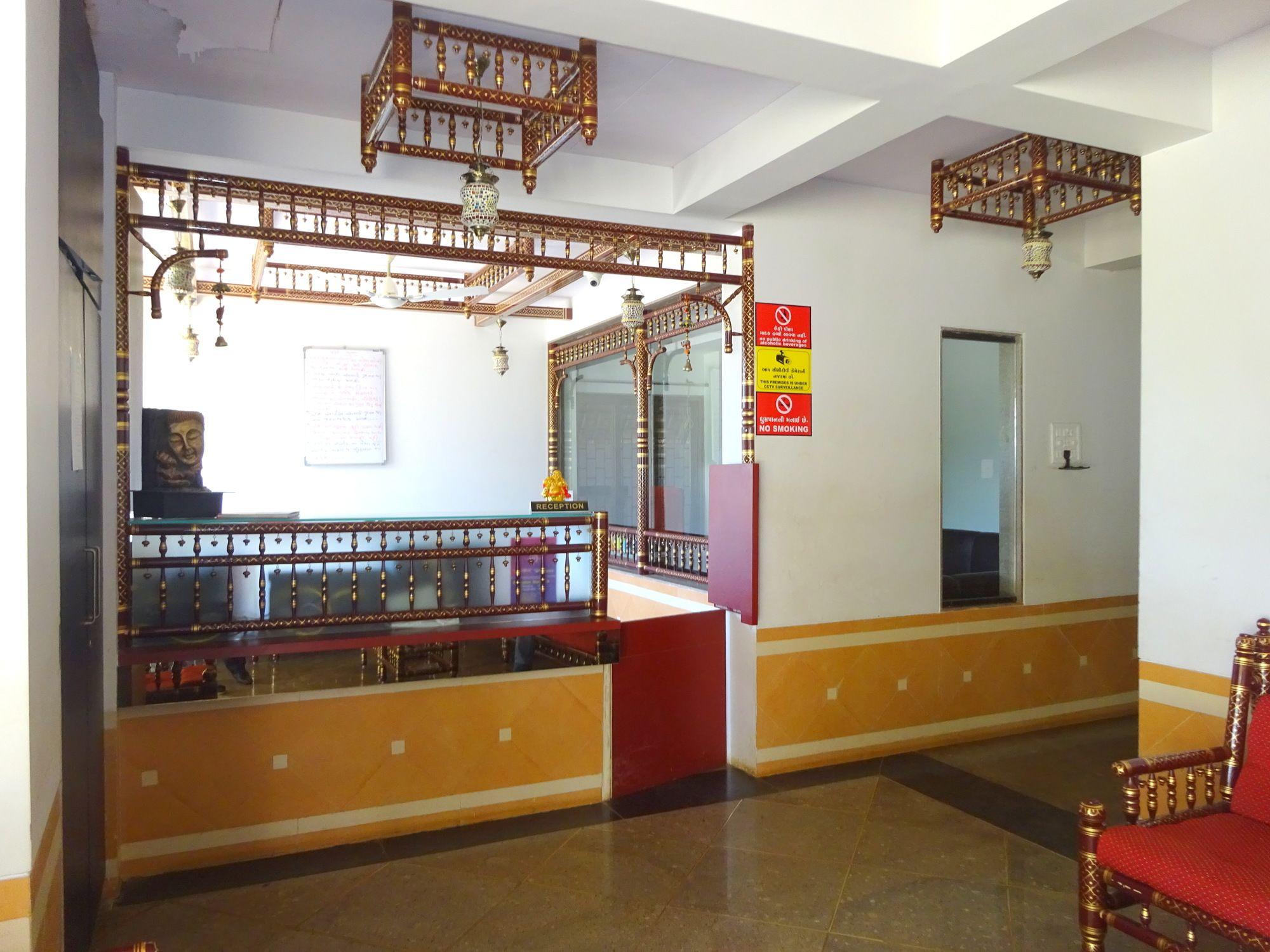 Vista Lobby Hotel Kansar Palace