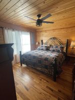 Renta temporal - TN River house, private dock, sleeps 6, located near 2 marinas & a golf course.