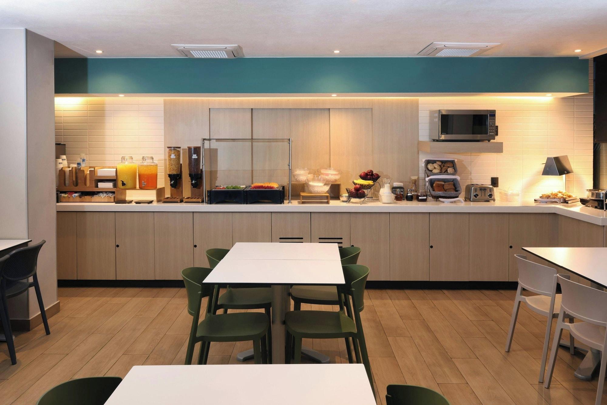 Restaurant City Express by Marriott Reynosa