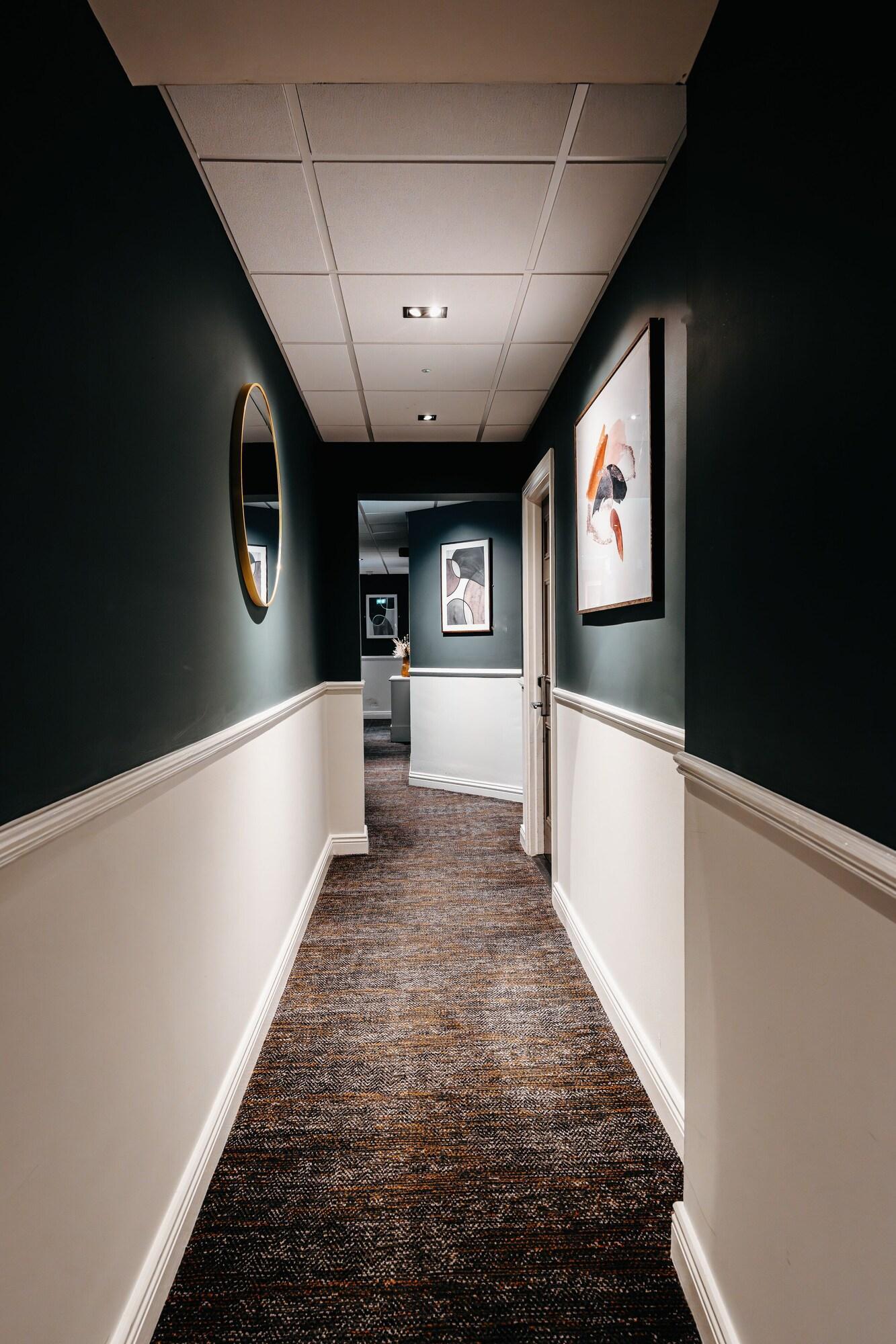 Vista Lobby Drury Court Hotel