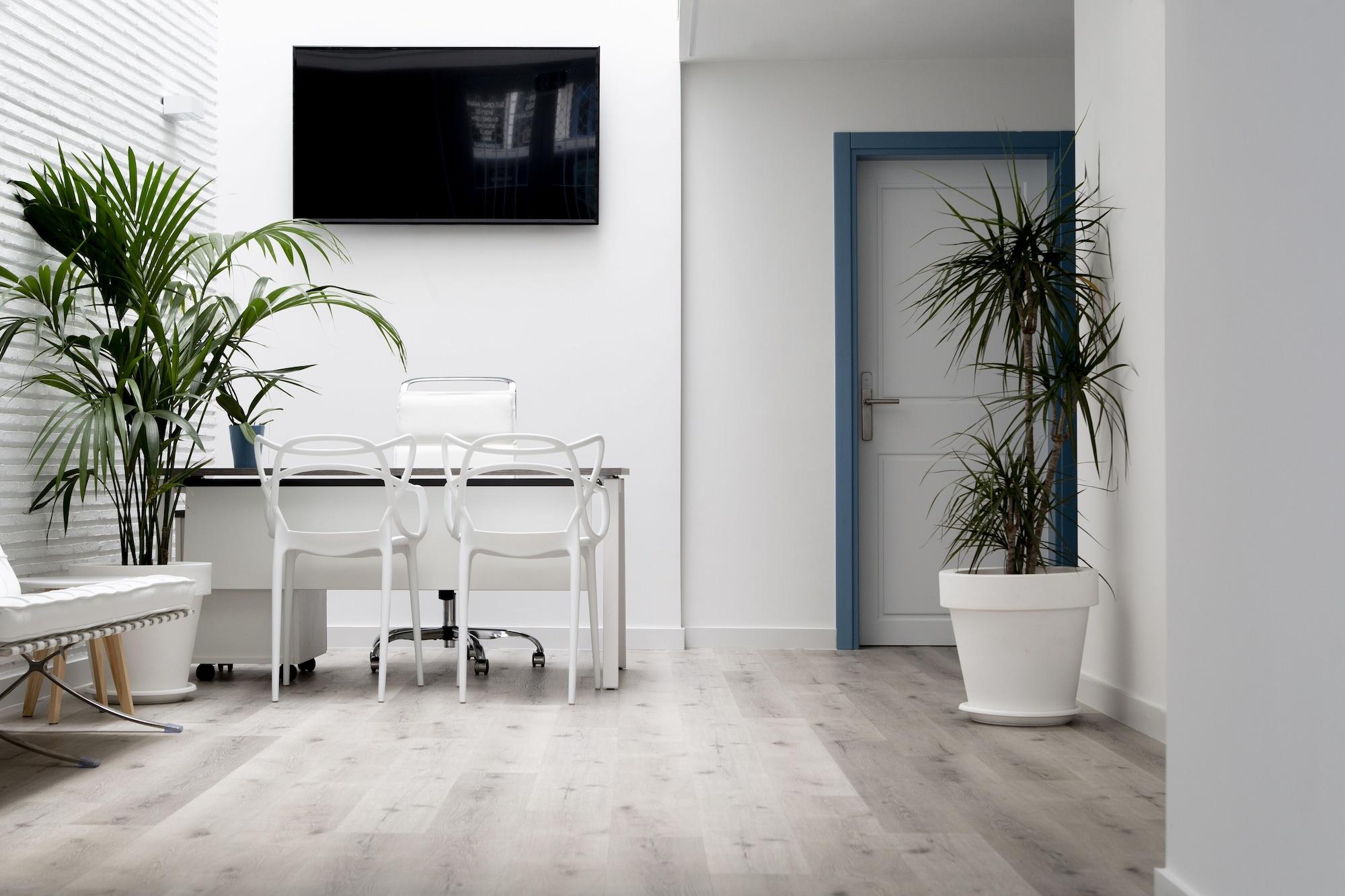 Varios Nerja Casual Rooms
