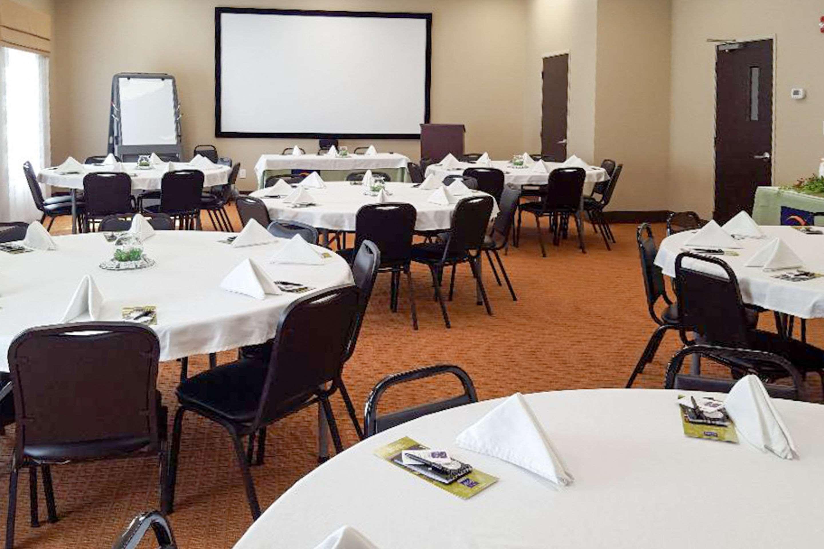Centro de Negocios Sleep Inn & Suites Belmont / St. Clairsville
