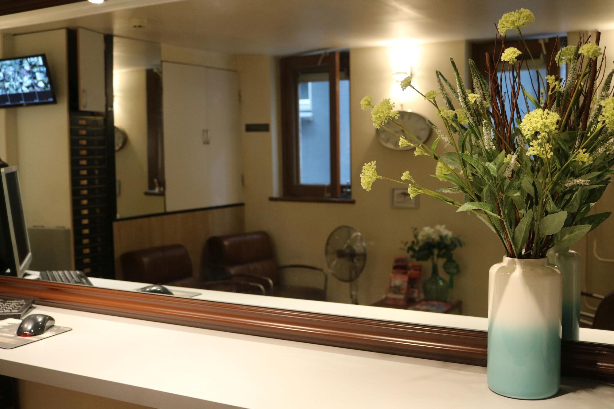 Vista Lobby Hotel Doria