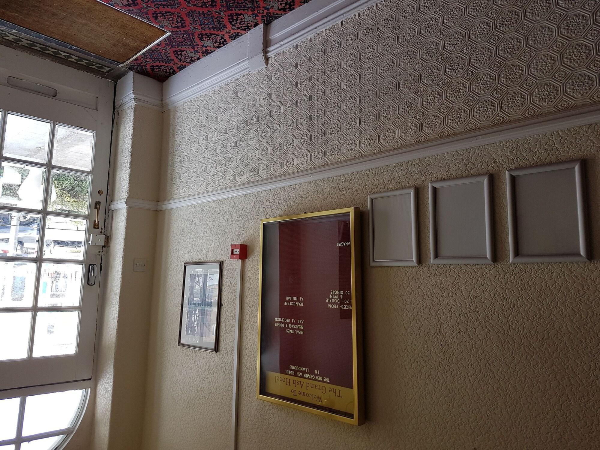 Vista Lobby Grand Ash Hotel