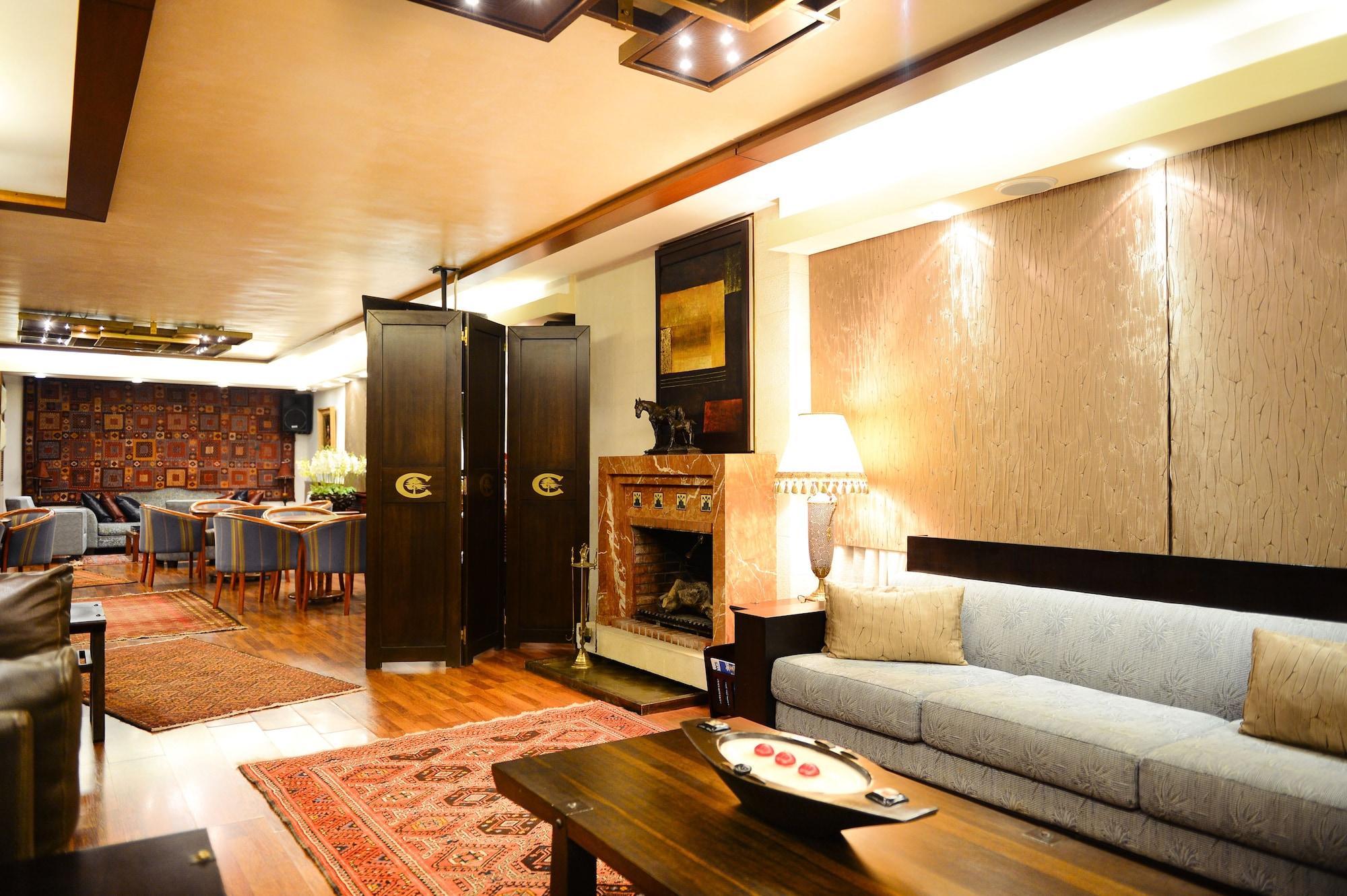 Vista Lobby Le Cedrus Hotel