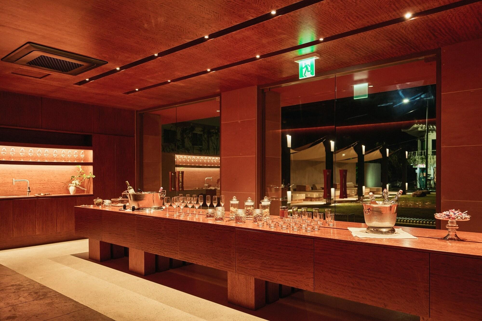 Bar/Salón IJE Gyeongju