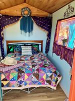 Alojamiento - Large House on Acreage+River+BeautifulViews+sleeps14+Hire of optional gypsy vans