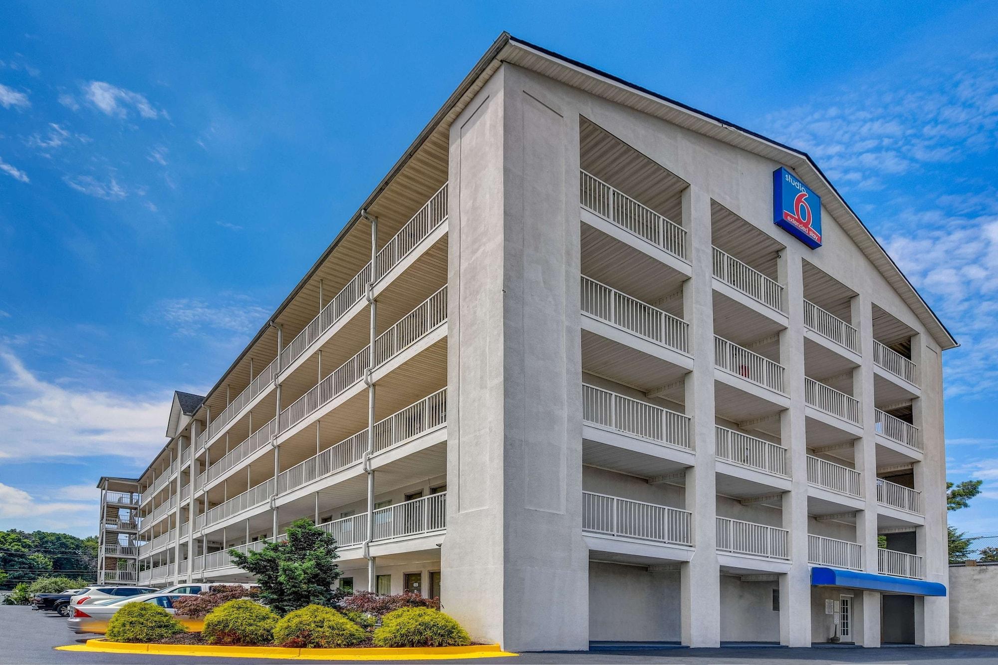 Varios Studio 6 Extended Stay - Atlanta, GA - Chamblee