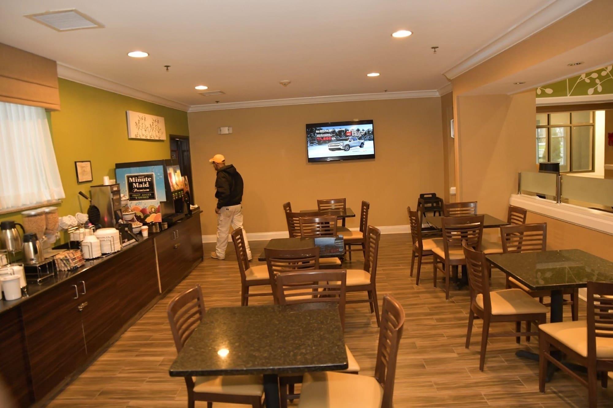 Restaurant Sleep Inn & Suites Laurel near Fort Meade