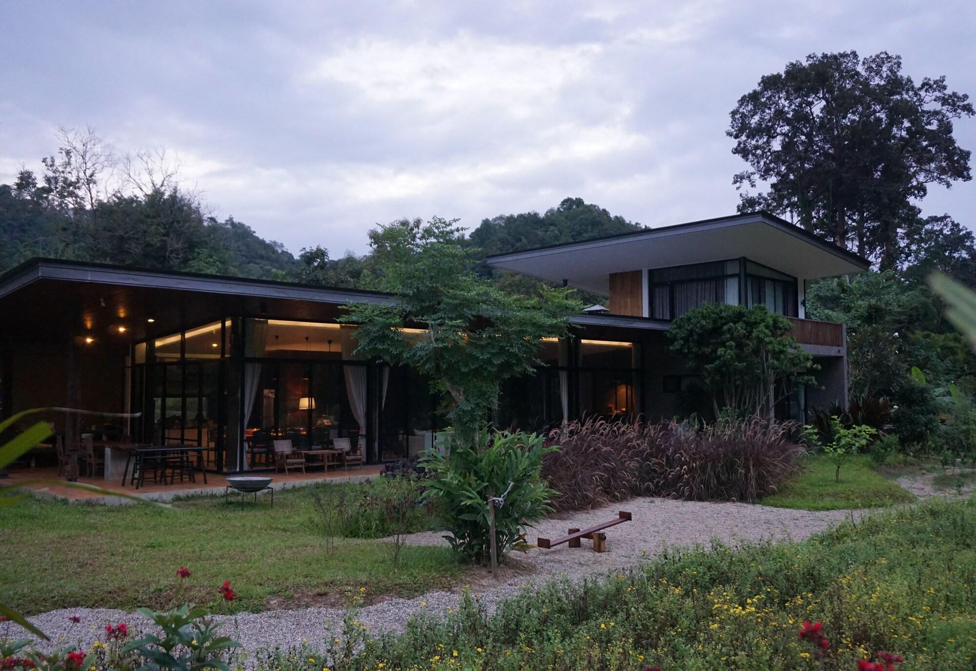 Varios Villa De View Chiang Dao