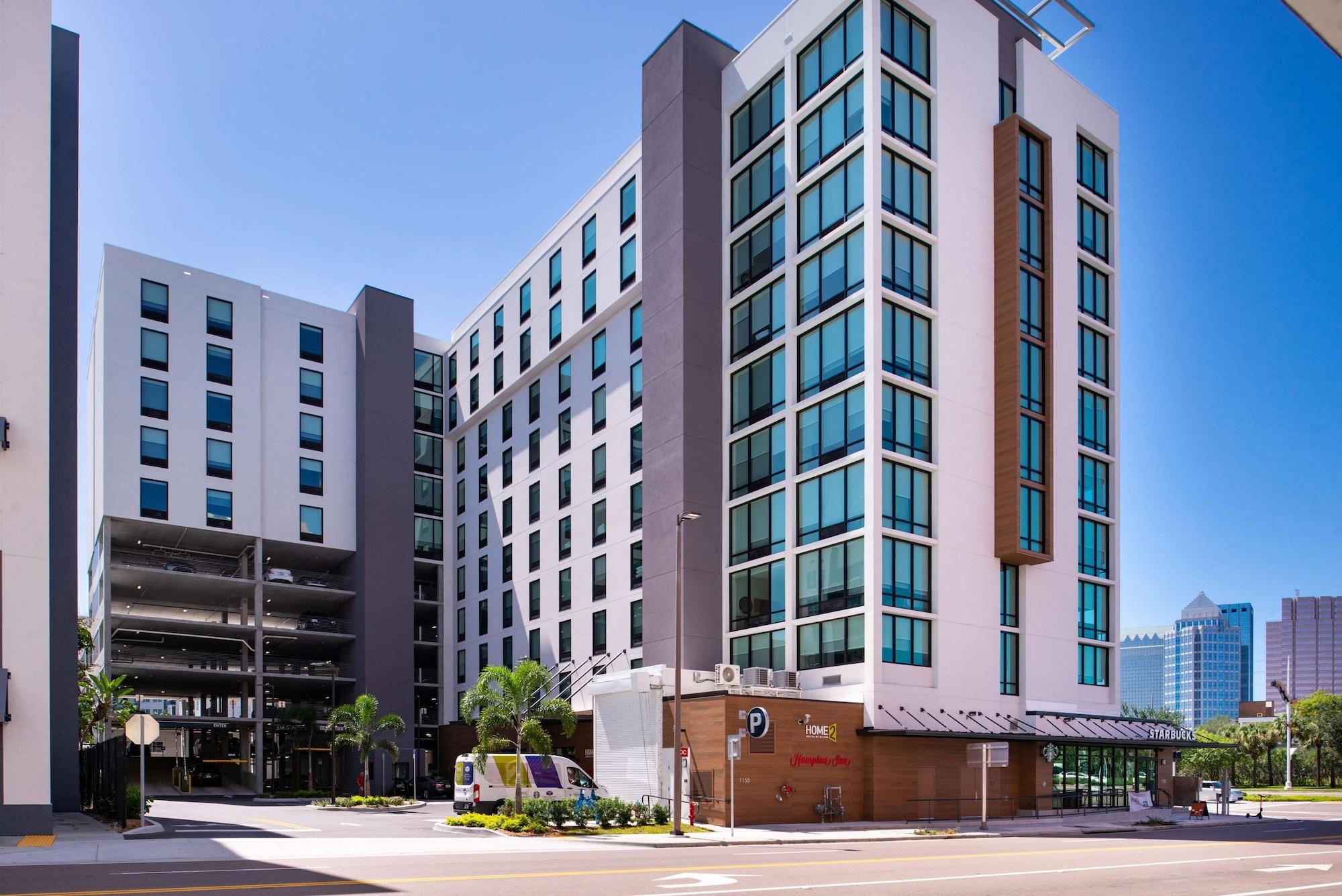 Vista da fachada Home2 Suites by Hilton Tampa Downtown Channel District