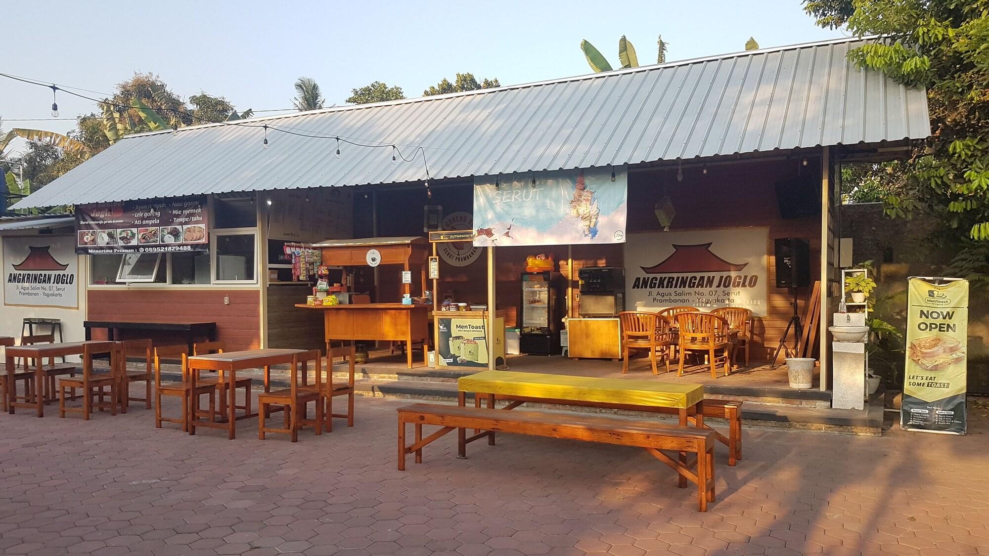 Restaurant Collection O 93028 Homestay Joglo Ibu