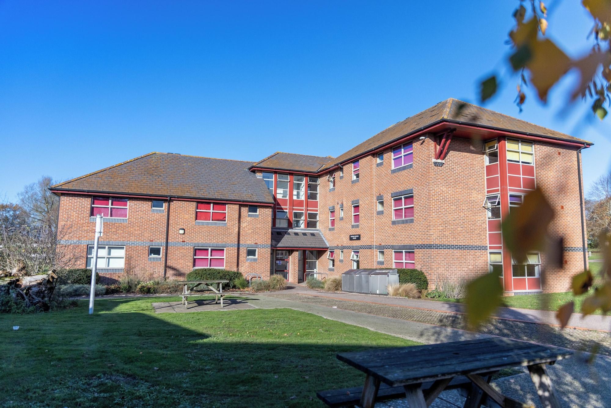 Varios University of Essex -  Colchester Campus