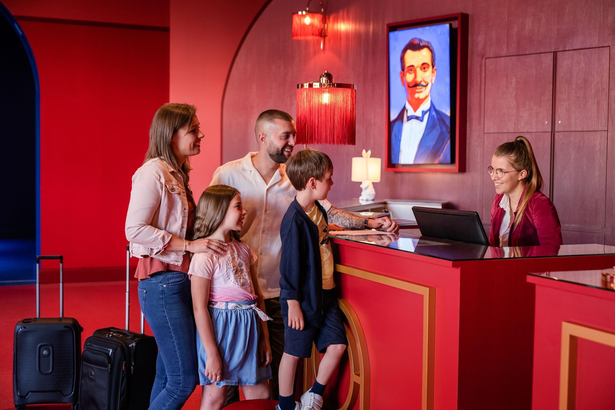 Vista Lobby Grand Magic Hotel Marne La Vallée