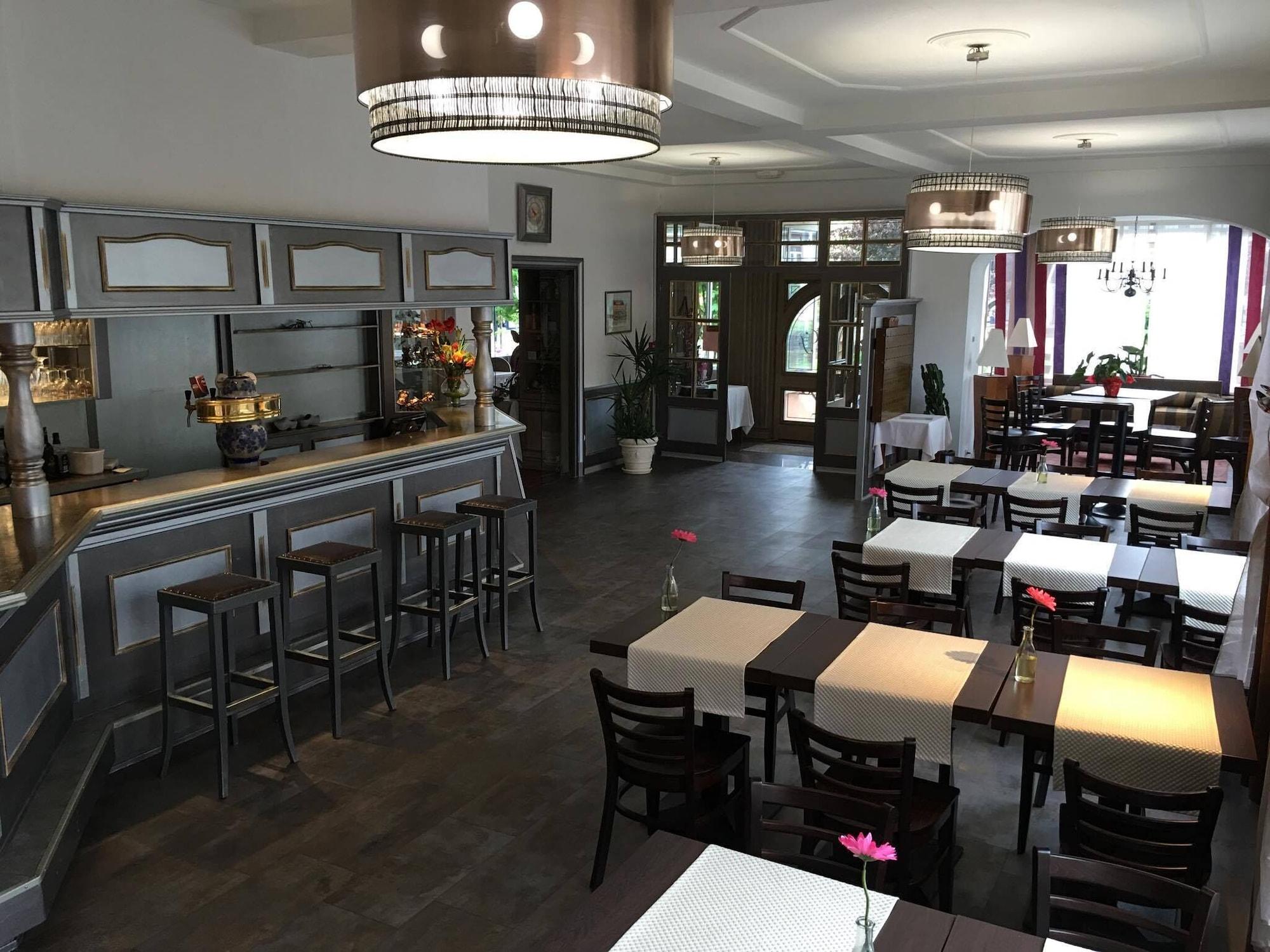 Bar/Salón Hotel Restaurant Le Bristol