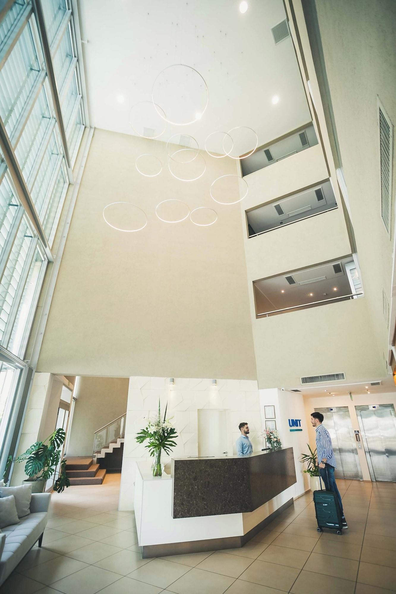 Vista Lobby Unit Santa Rosa